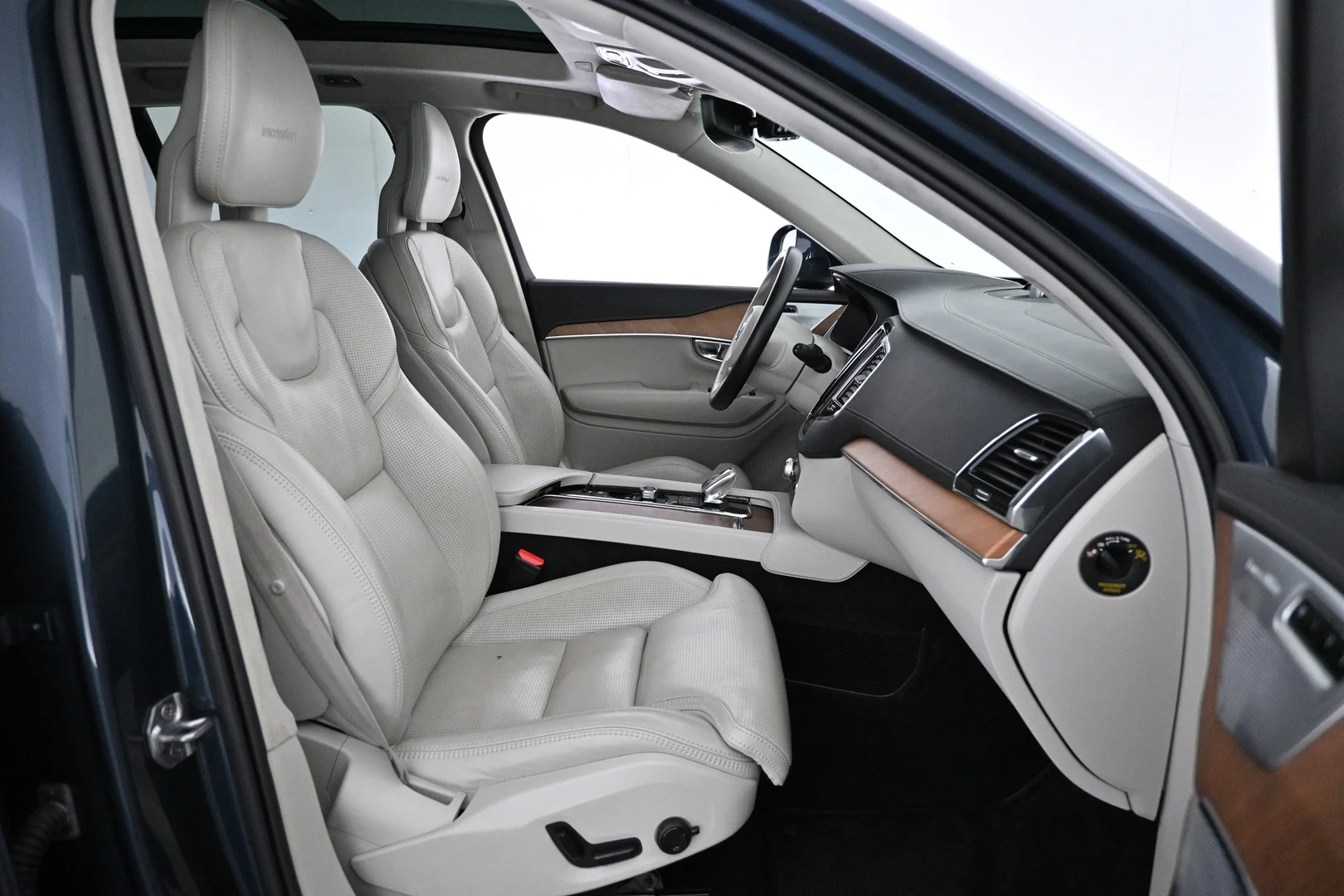 Car Image - 415pxrEmJDZ589YZCLeSgv