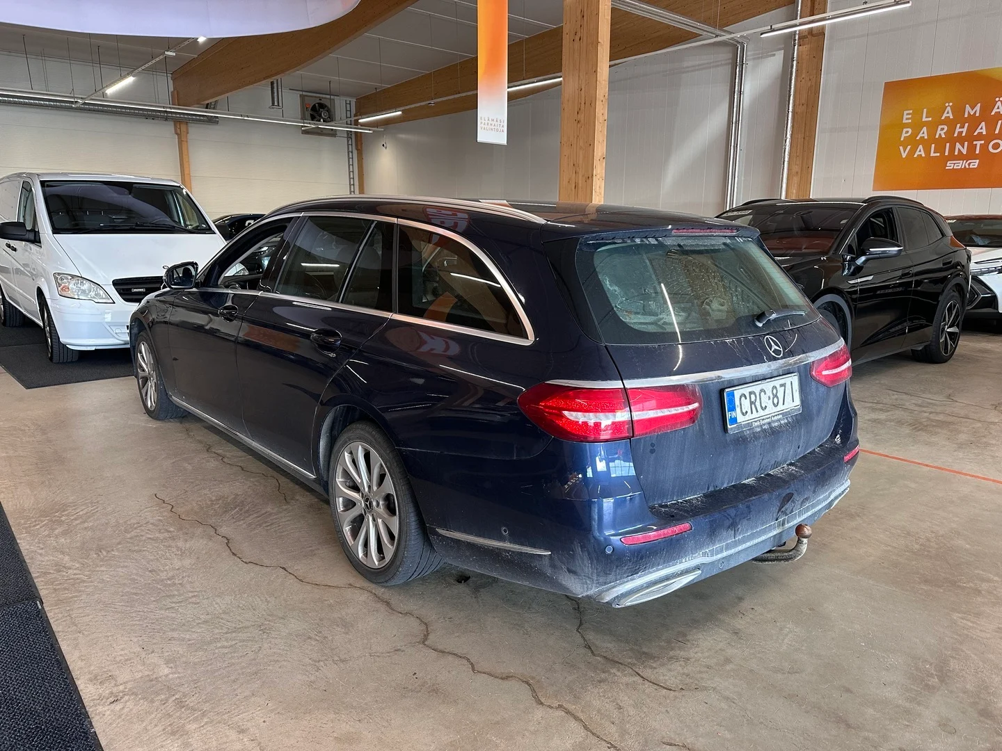 Car Image - iY3RG4CJEbScLLzwkpe1V