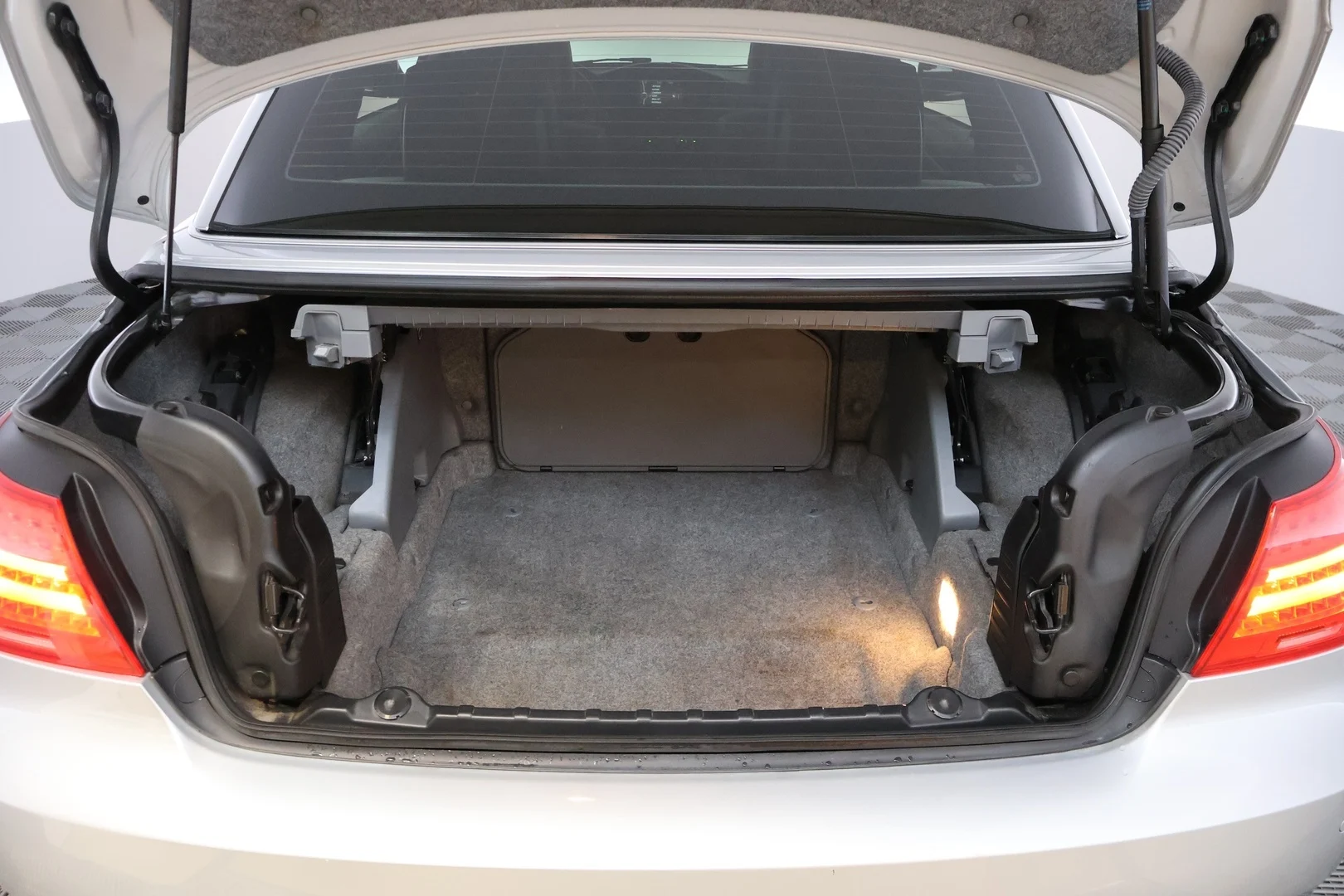 Car Image - 7Gk9fYedStegE5u9fXFx8S