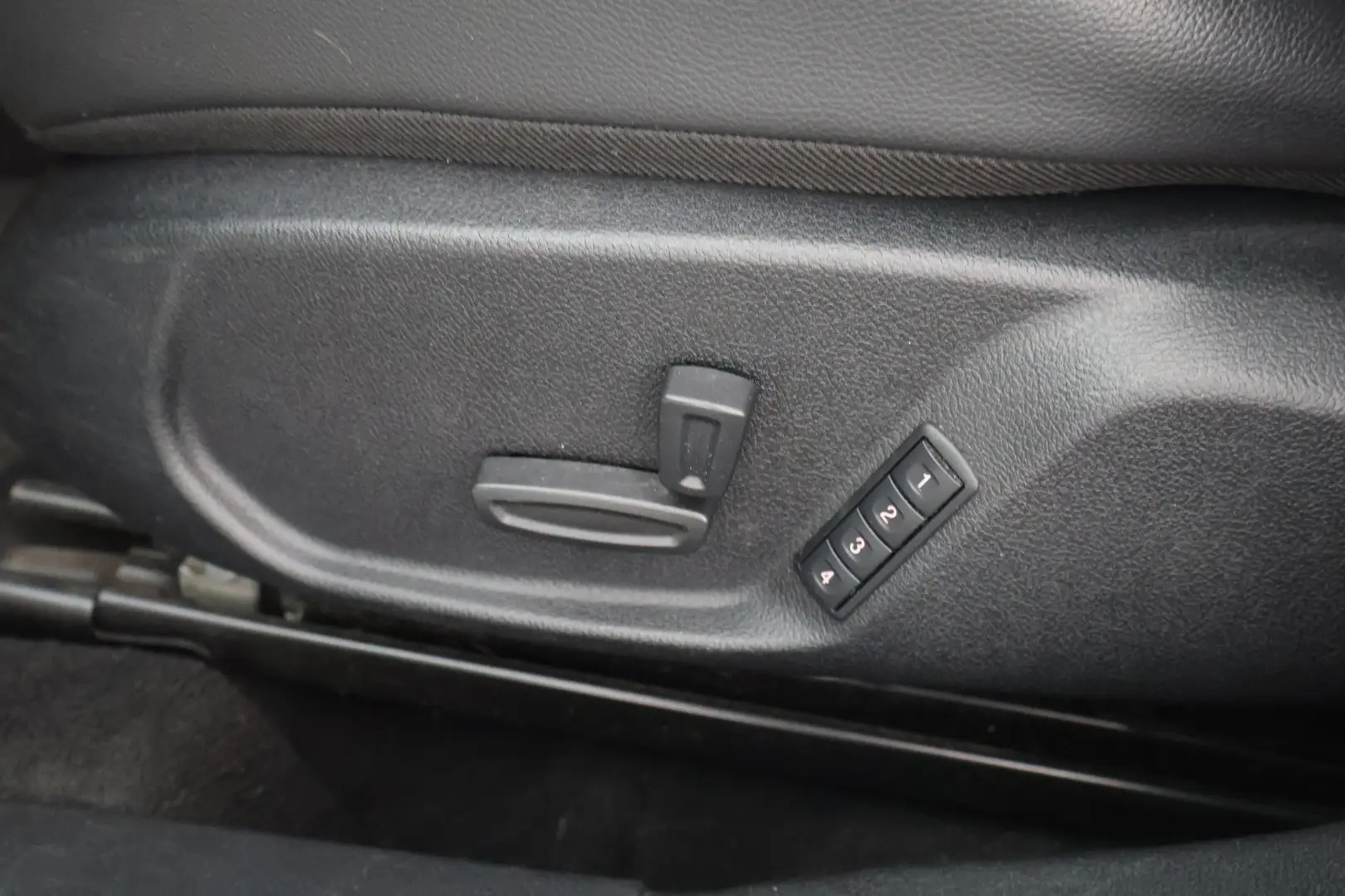 Car Image - 4prTJsBhwMWydxcebs5X11