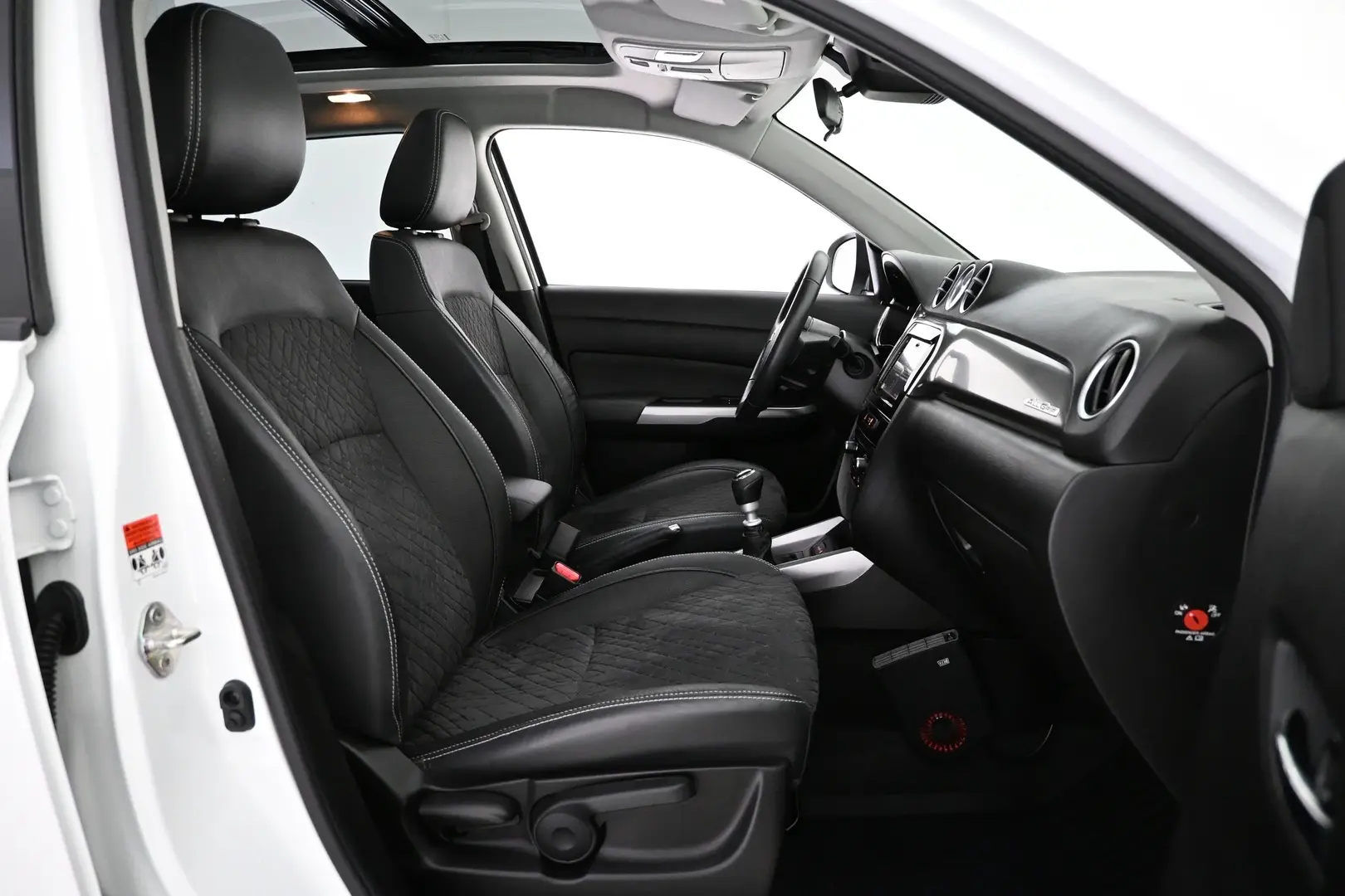 Car Image - 393NHazMXLg35TceCa4sGV