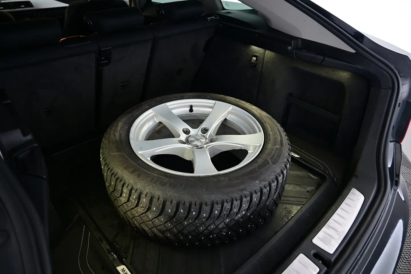 Car Image - 5rWIcQyFnaKQBCxH7nz7rU