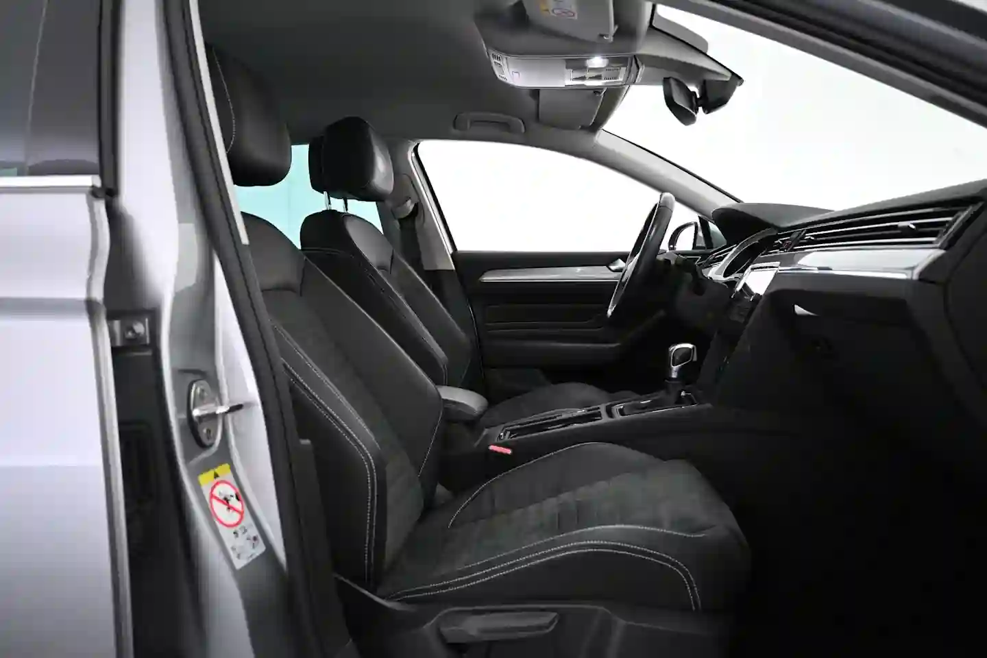 Car Image - 4jGzJJMcN34t4p3lDSfiH5