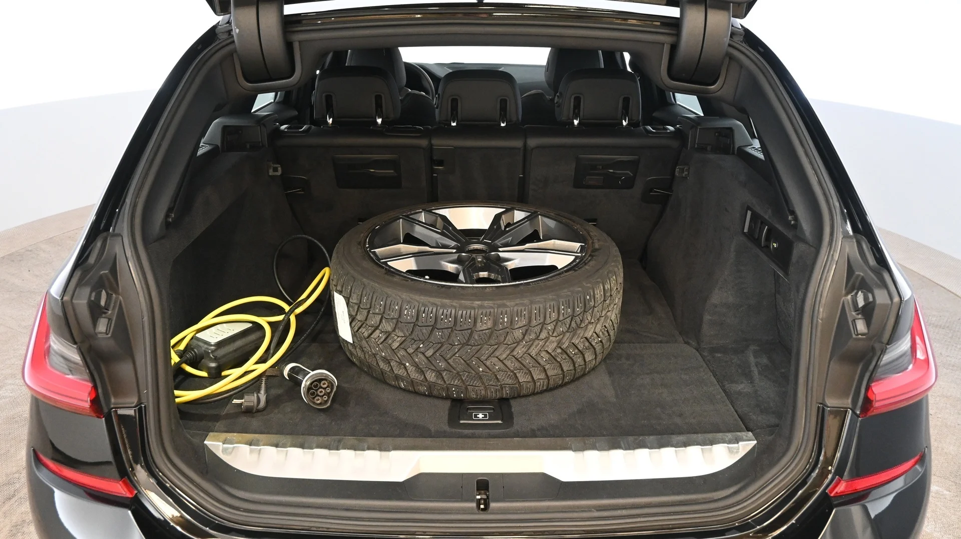 Car Image - 54EAZ22tbwkqHcABVB5JL0