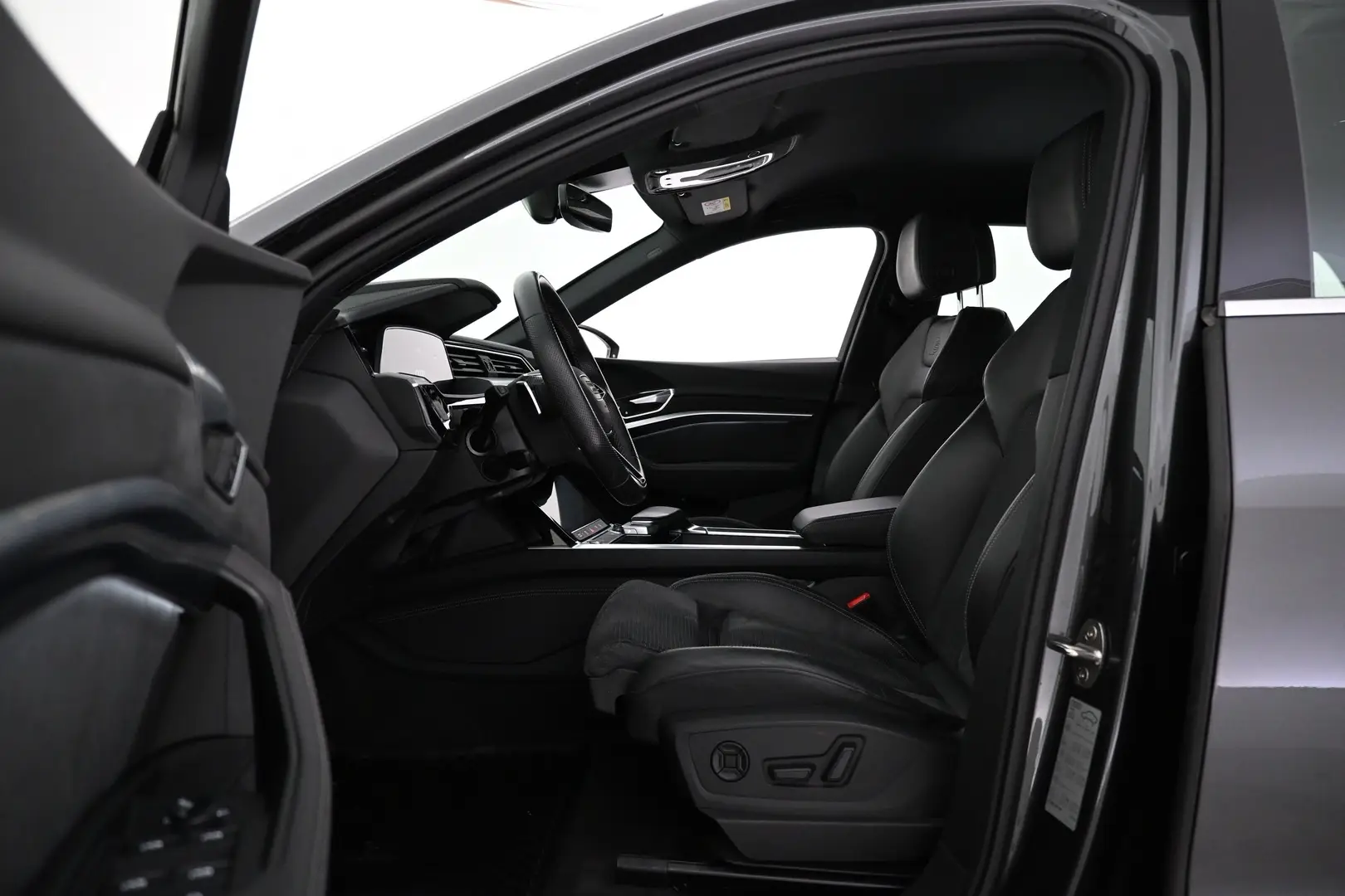 Car Image - 1FZeuwGLHClOuGovfRAln8