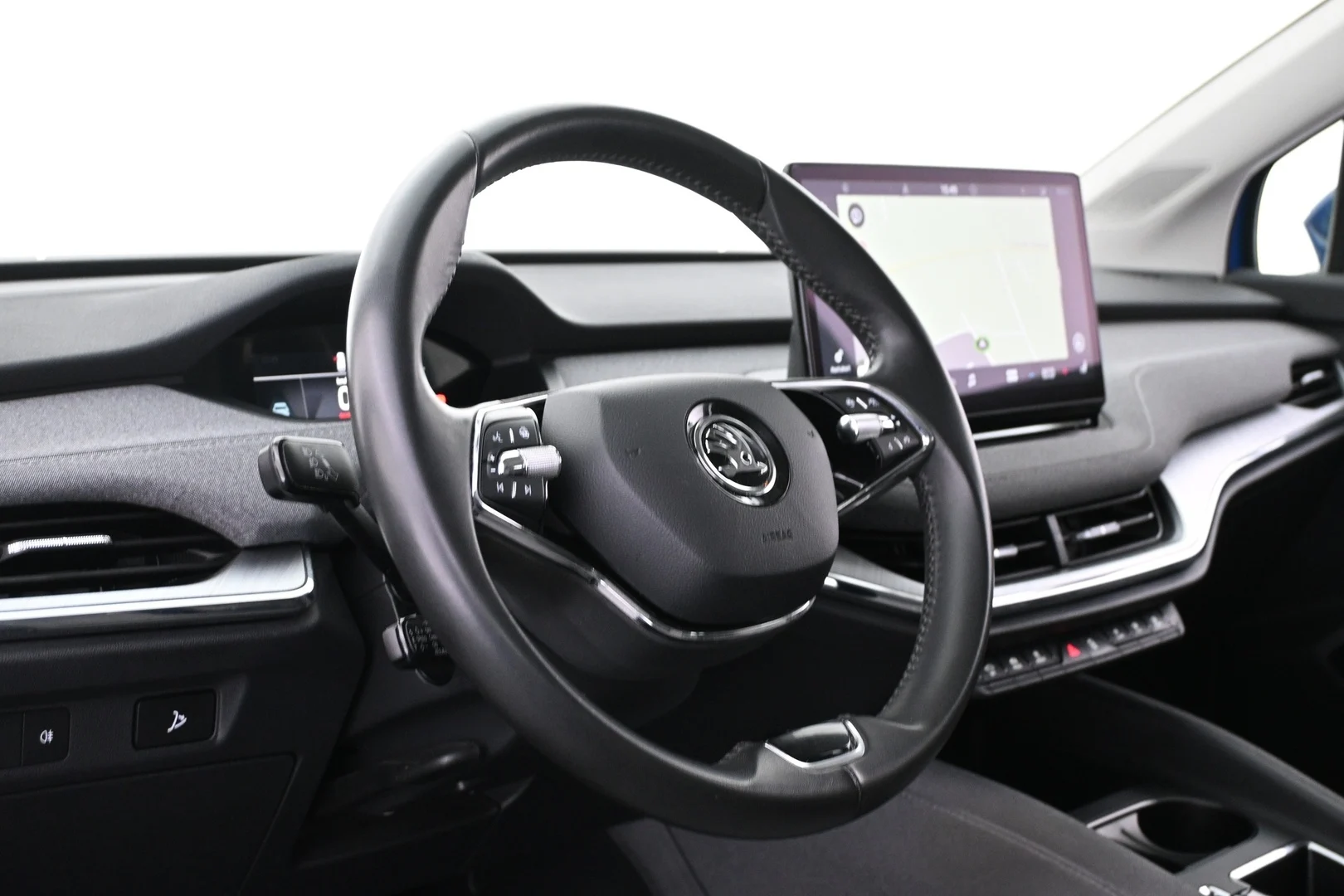 Car Image - Sx5FfyAITcq6GHgIKhwgO