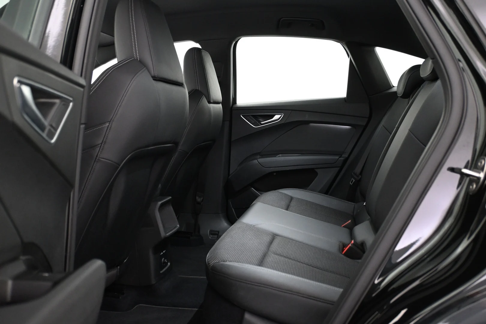 Car Image - 52hNazptXPqKBTUrrDbVhP