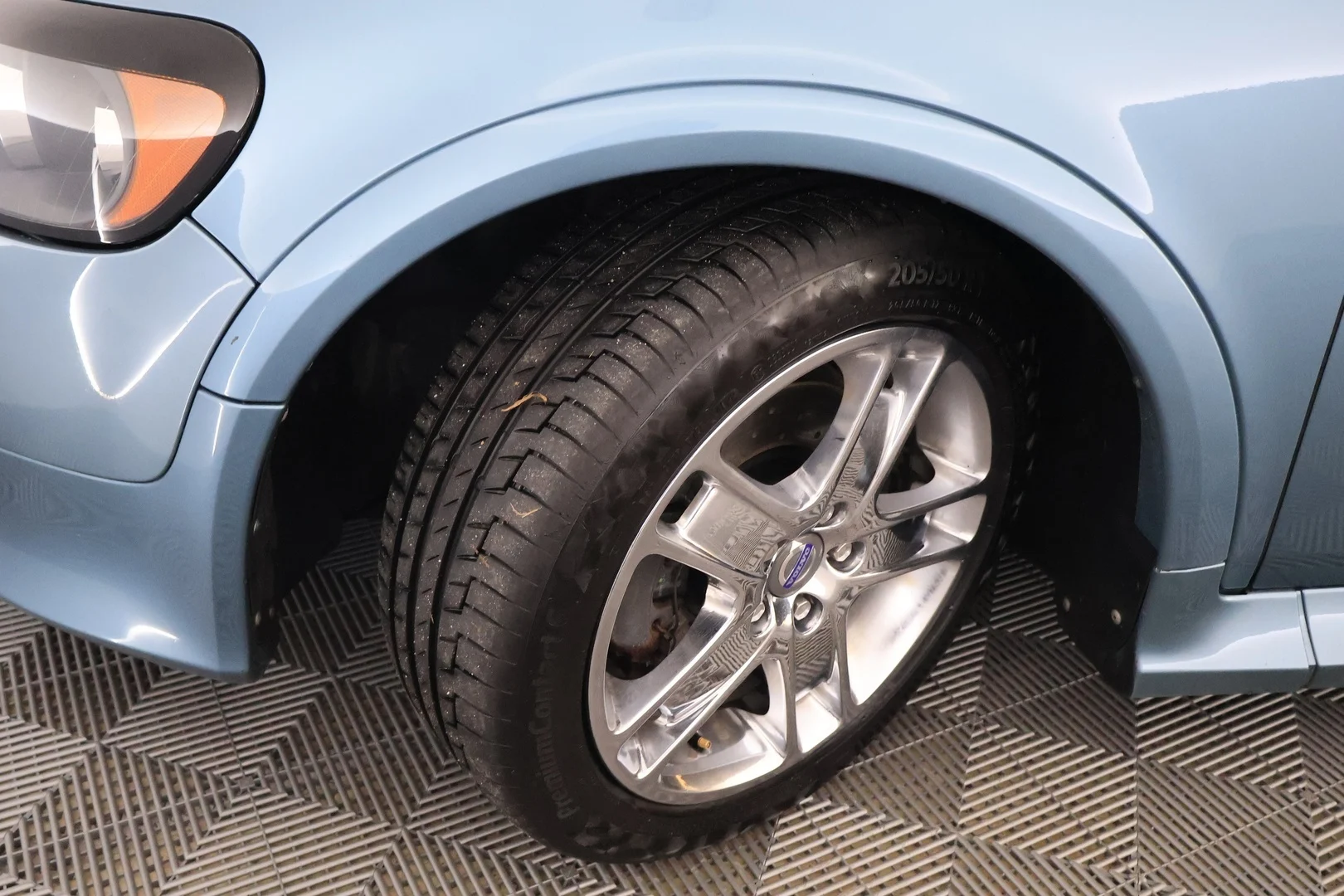 Car Image - UaGEhQ3uaM0jTbRhk9njT