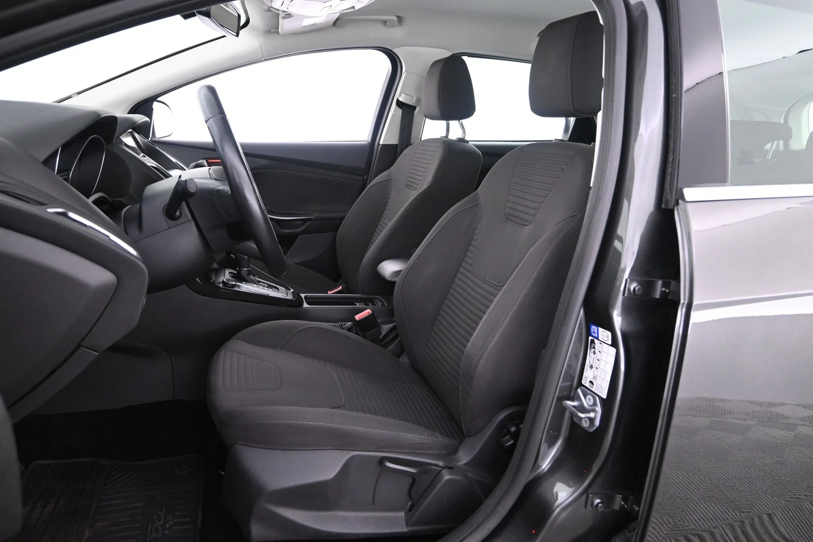 Car Image - 3rQxLCx9uEqPqc60eeO6od