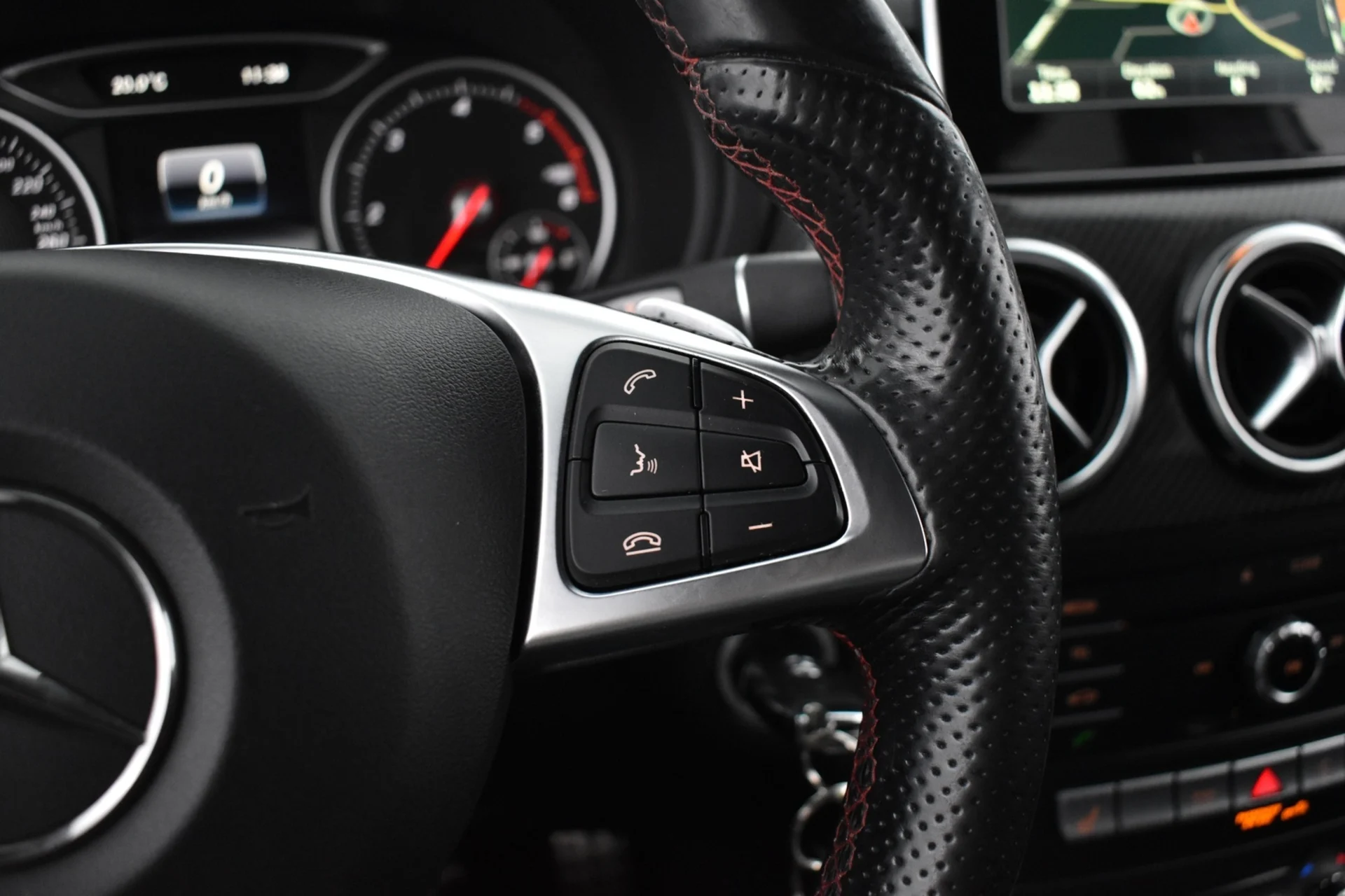 Car Image - 1RNuLlkskVLM3d1yKPpmMq