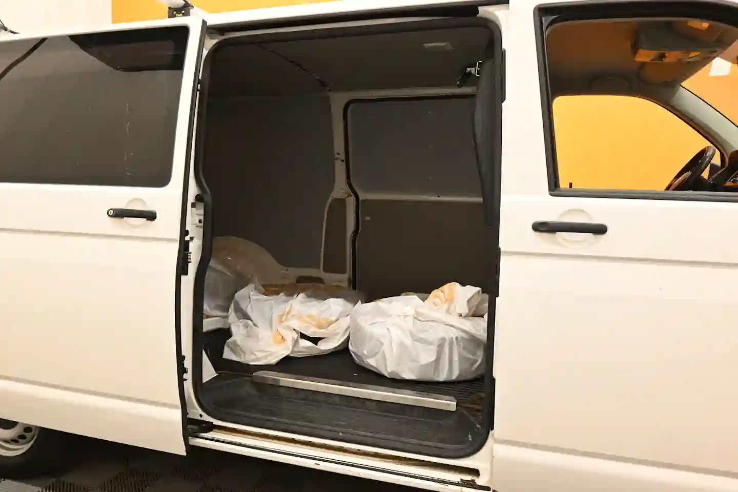 Car Image - 3CEw9tBkL4FW1VKynmn5zP