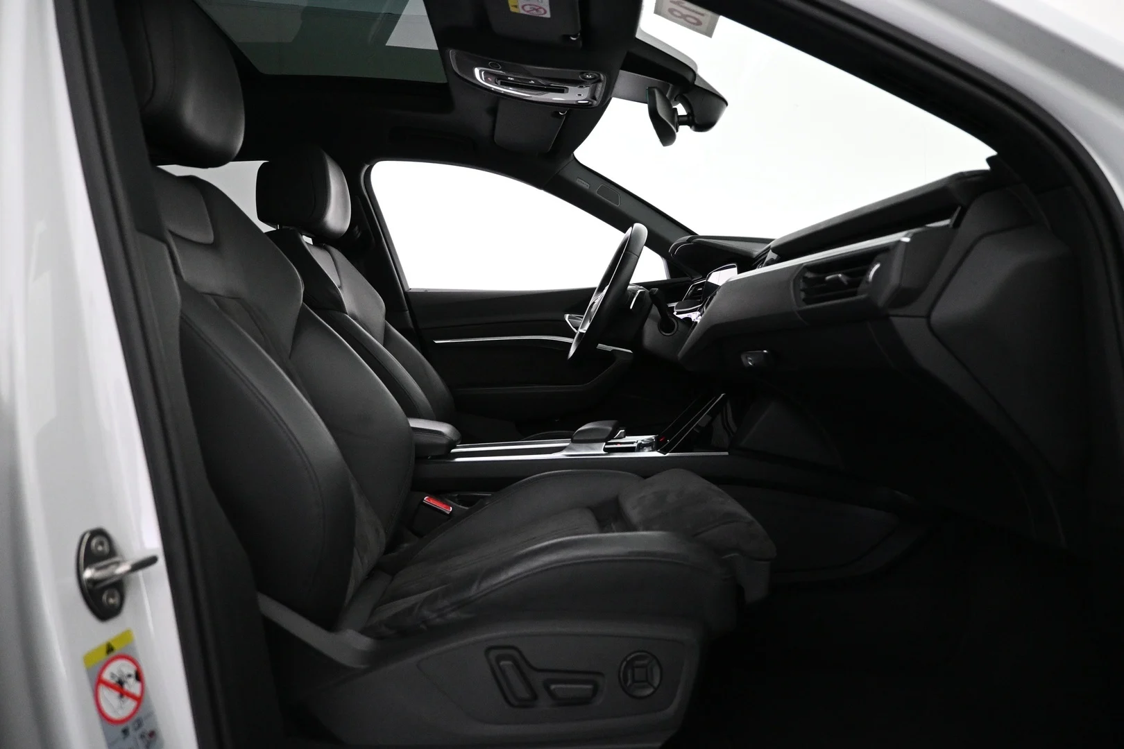 Car Image - 3Z3H6xwhCjejiutOJLpvw7