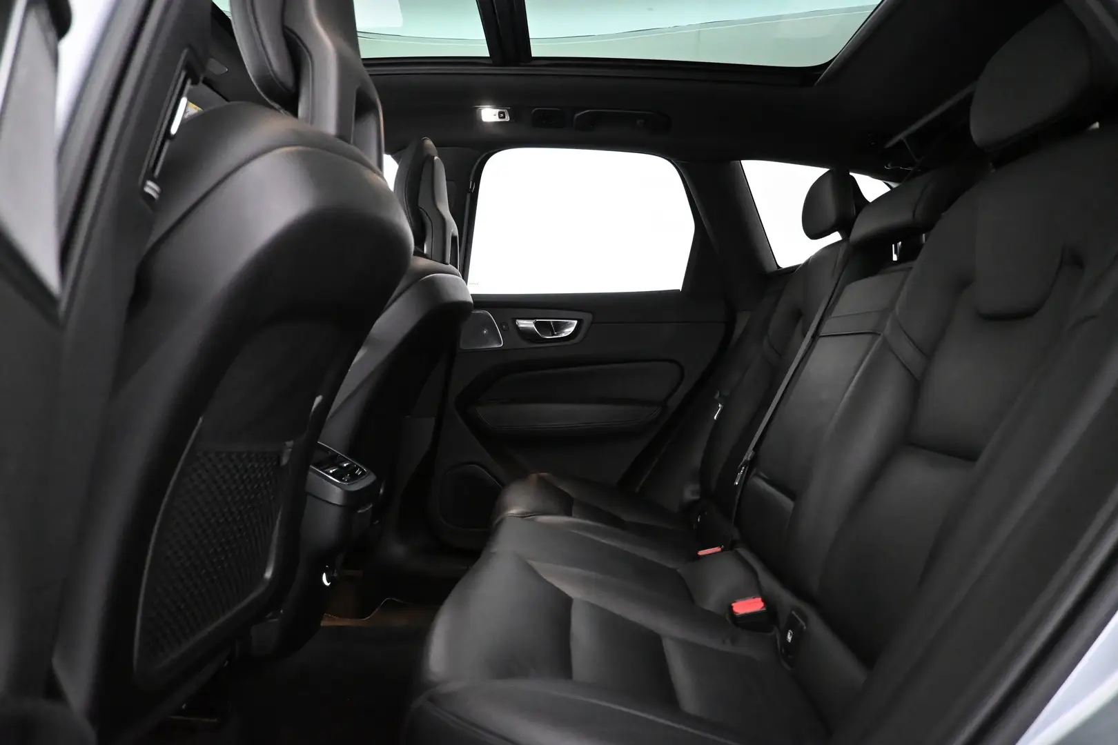Car Image - 6lxeSNr128FrivmHAAyV0a