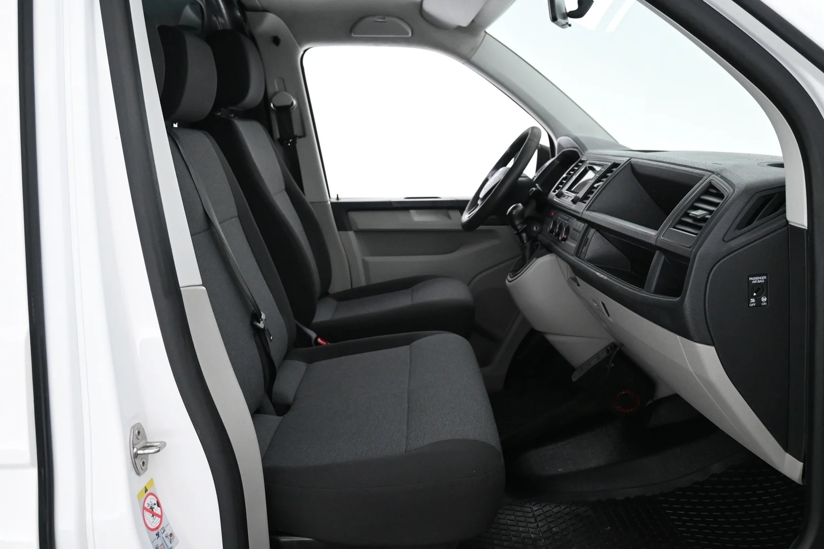 Car Image - AOCwEuwV8adroO3NOK2hh