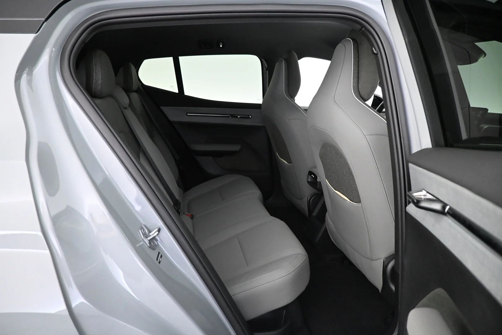 Car Image - ZpvQH2Set6FAocnQGlZX4