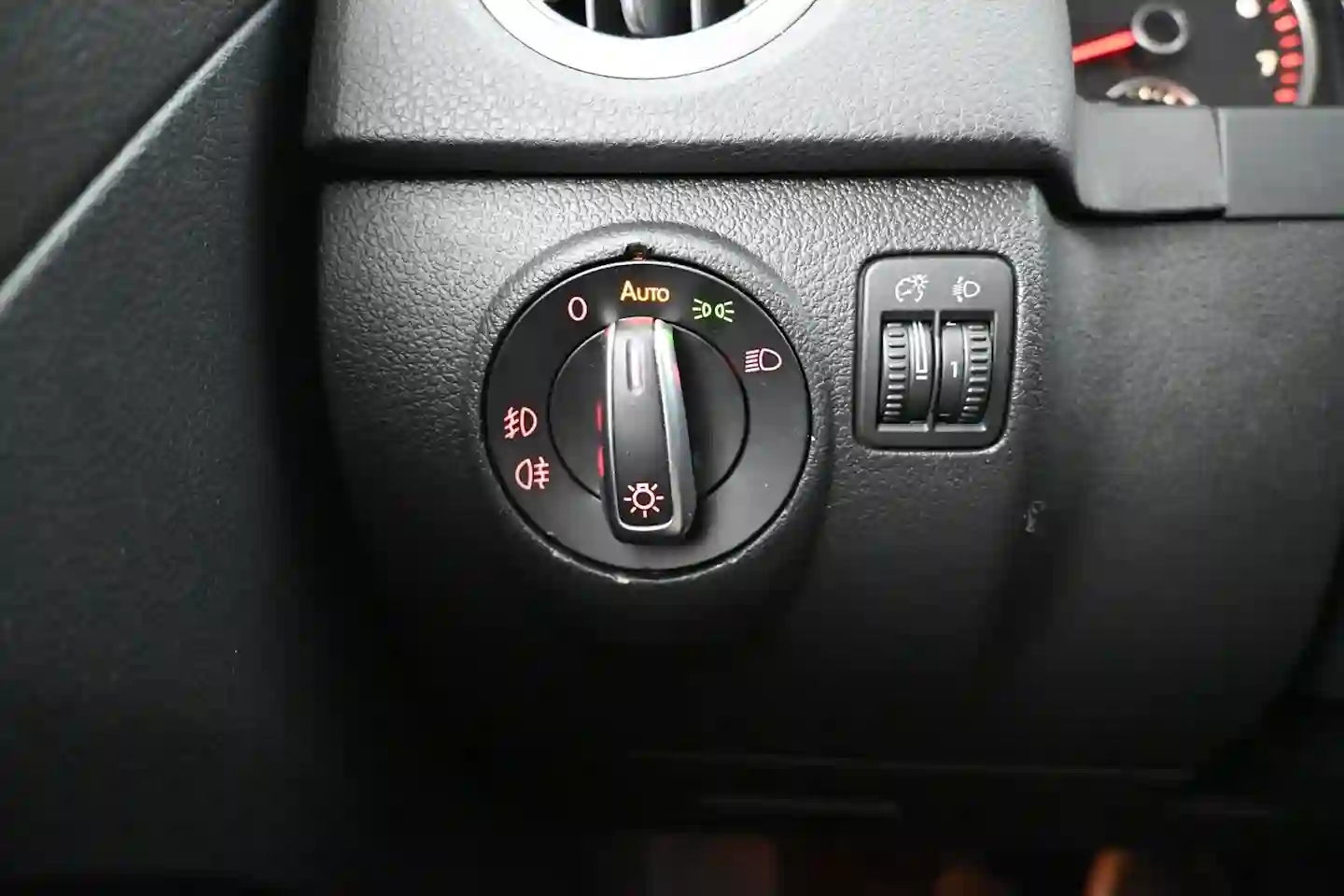 Car Image - 6TrG6ORZfoO1hi8wFGJzmf