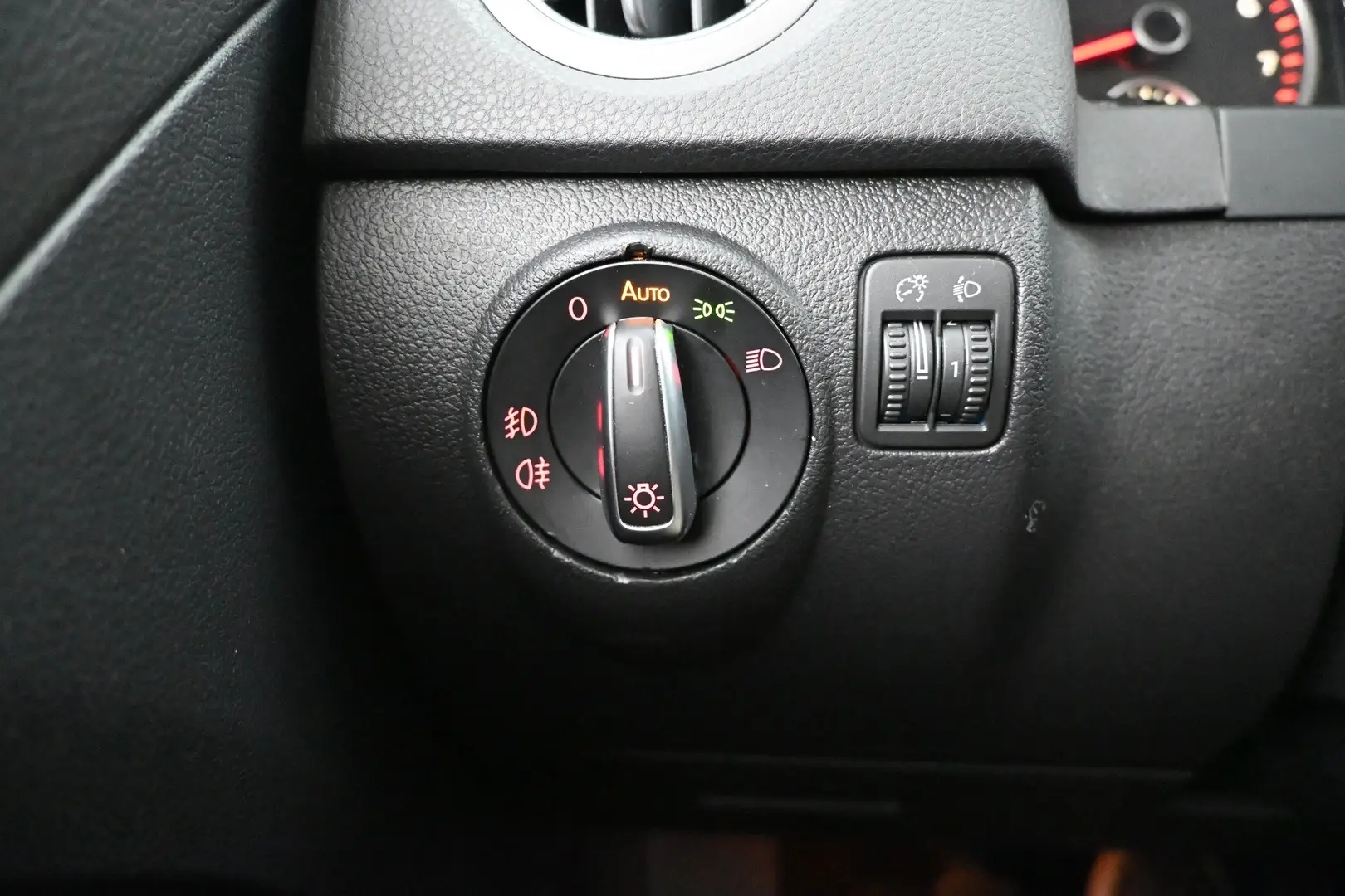 Car Image - 6TrG6ORZfoO1hi8wFGJzmf