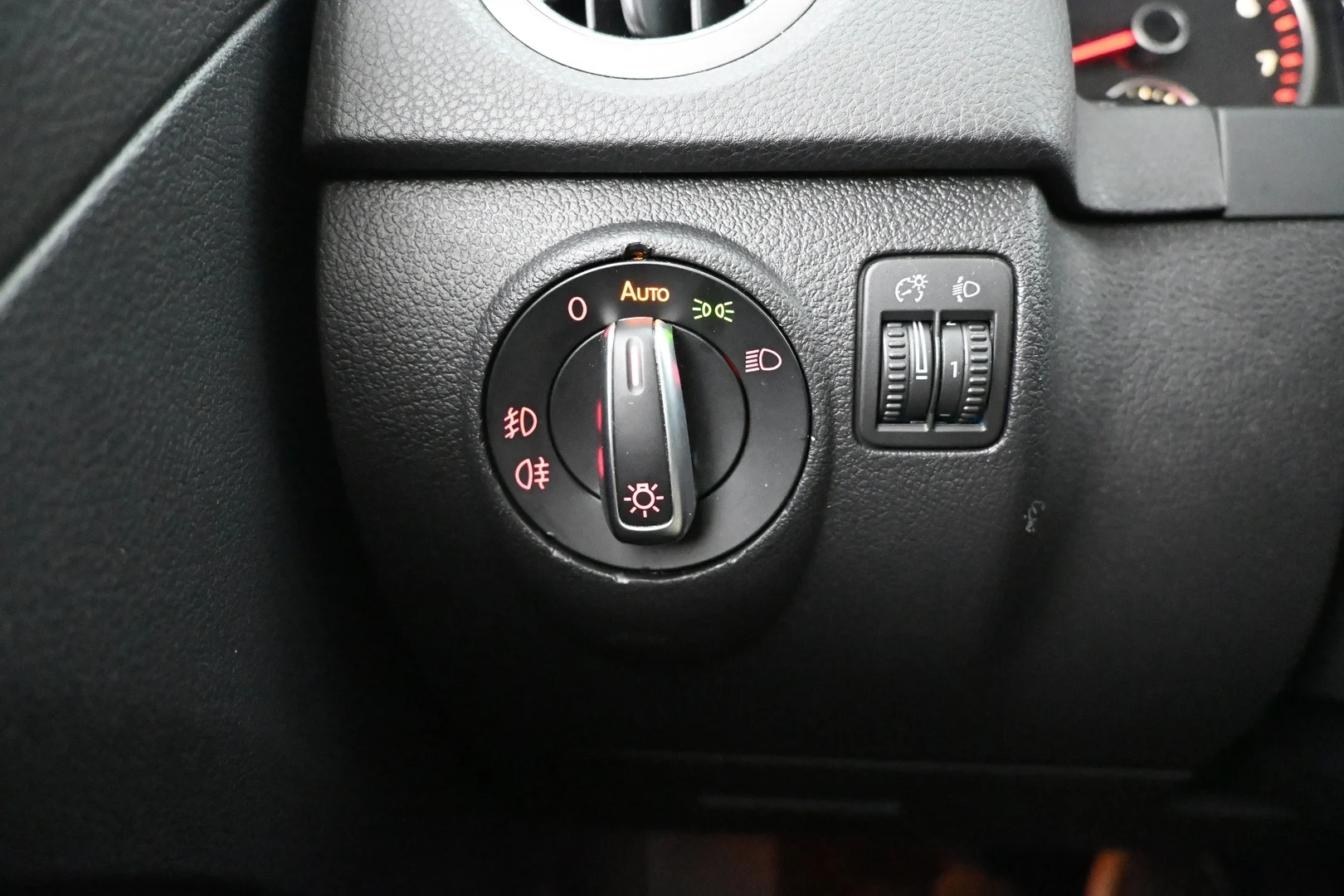 Car Image - 6TrG6ORZfoO1hi8wFGJzmf