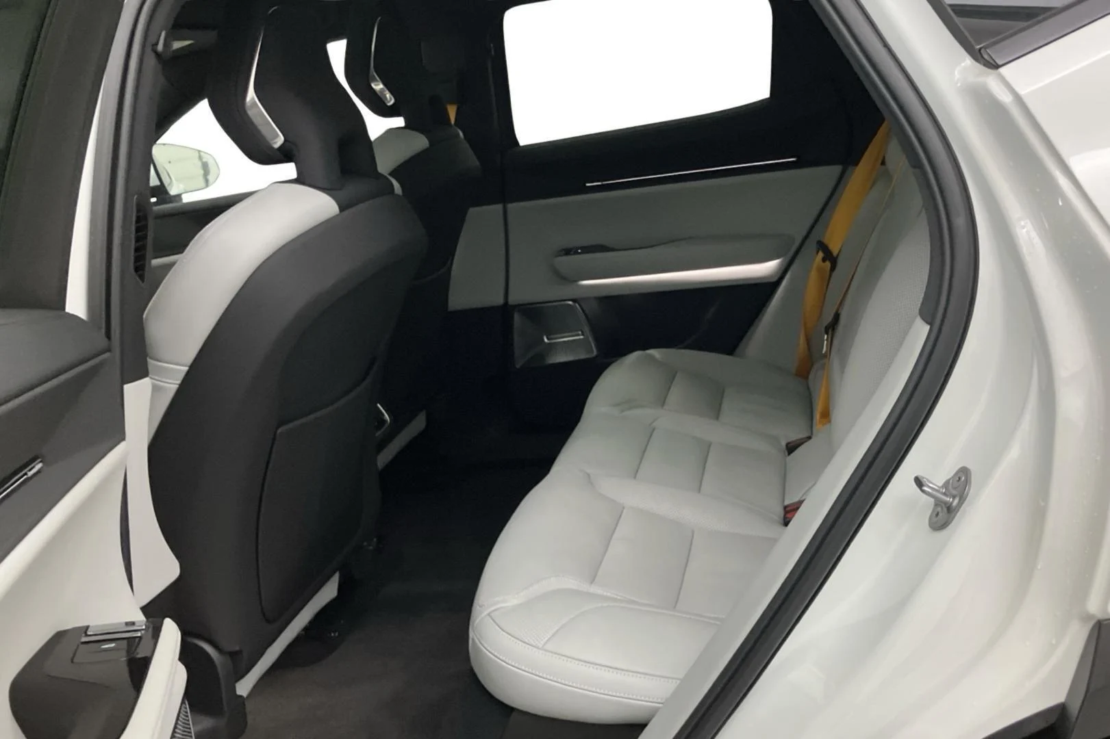 Car Image - 1arxLpJbBWnSo3ZRlumsX7