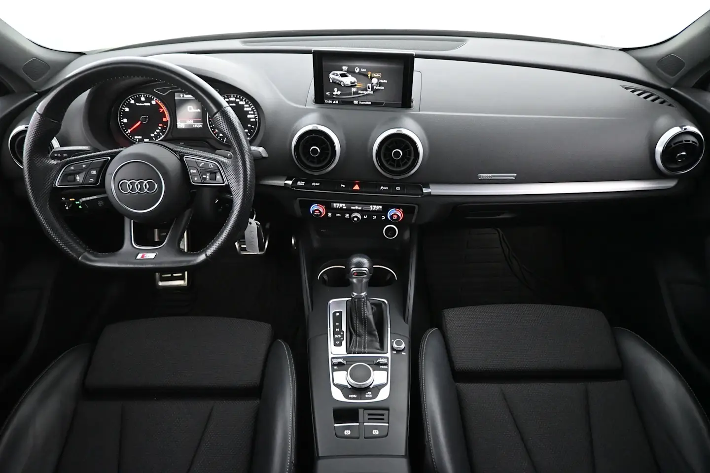 Car Image - Dhq3VjHE156xrsckq7XfK