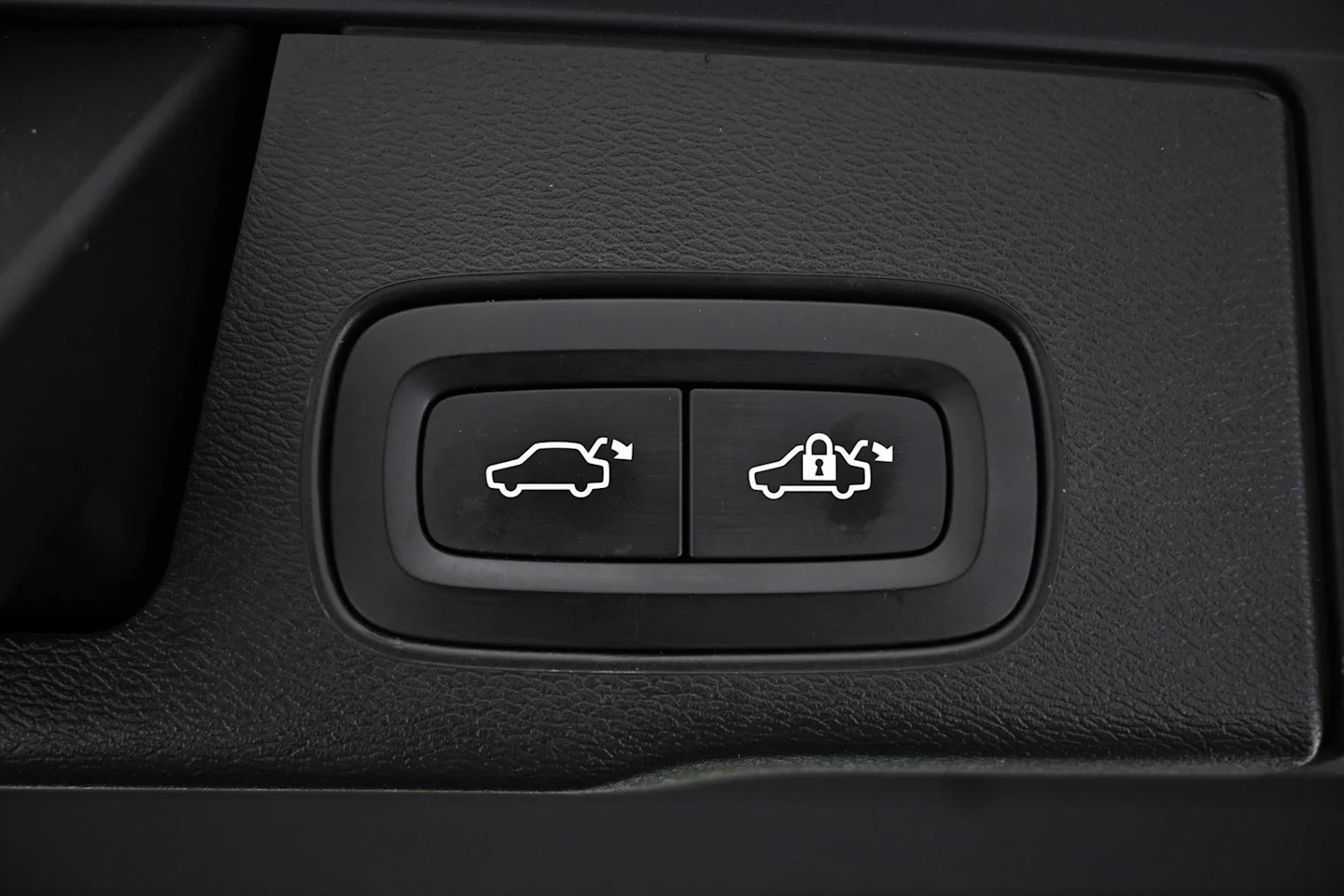 Car Image - 4jD3Rw17j9RaCAW24IcT8s