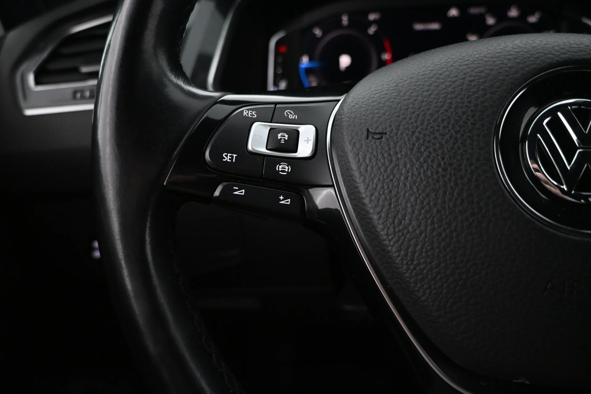 Car Image - 2rKD59vqn5oxNXq1qvcZZr