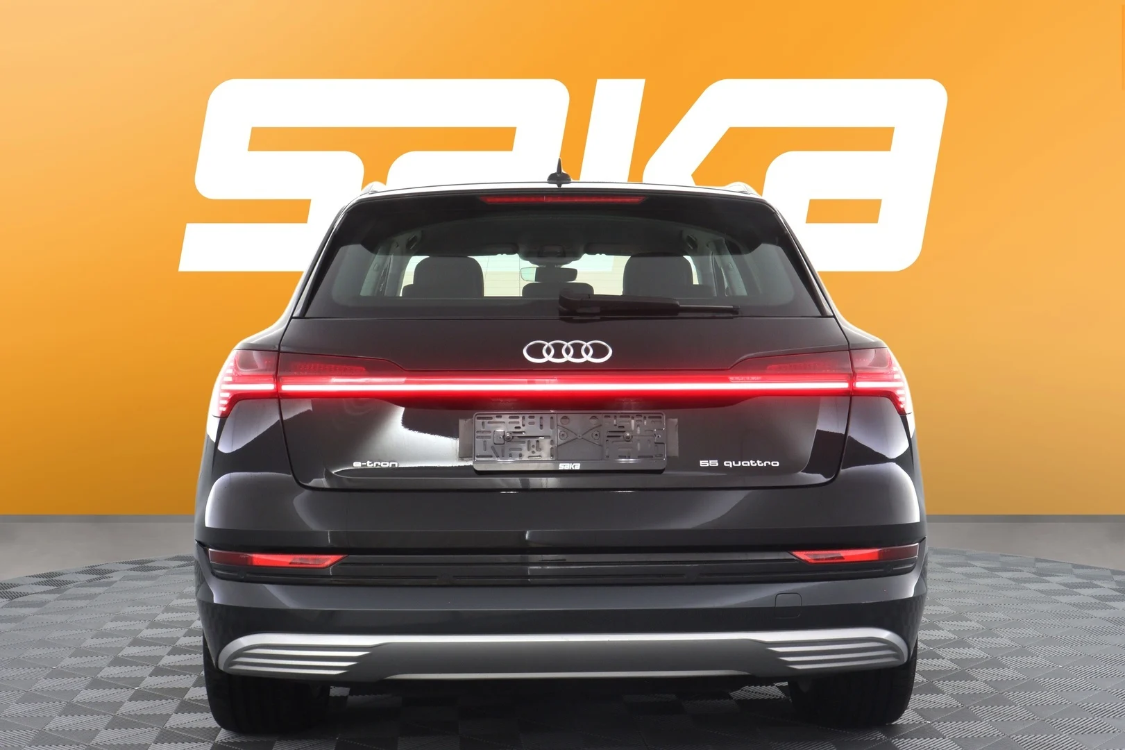 Car Image - 6Y49SiNa64hyRxZlMJsM6W