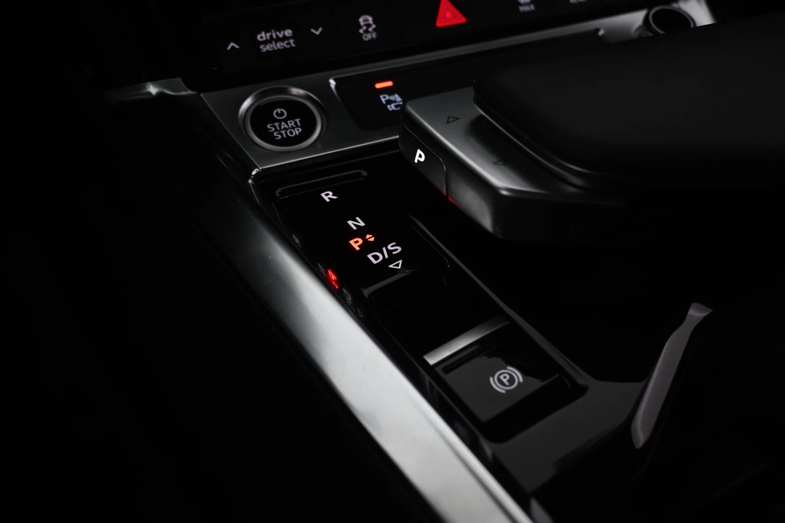 Car Image - T1KYOaHhWSF9HJmvUZSN0