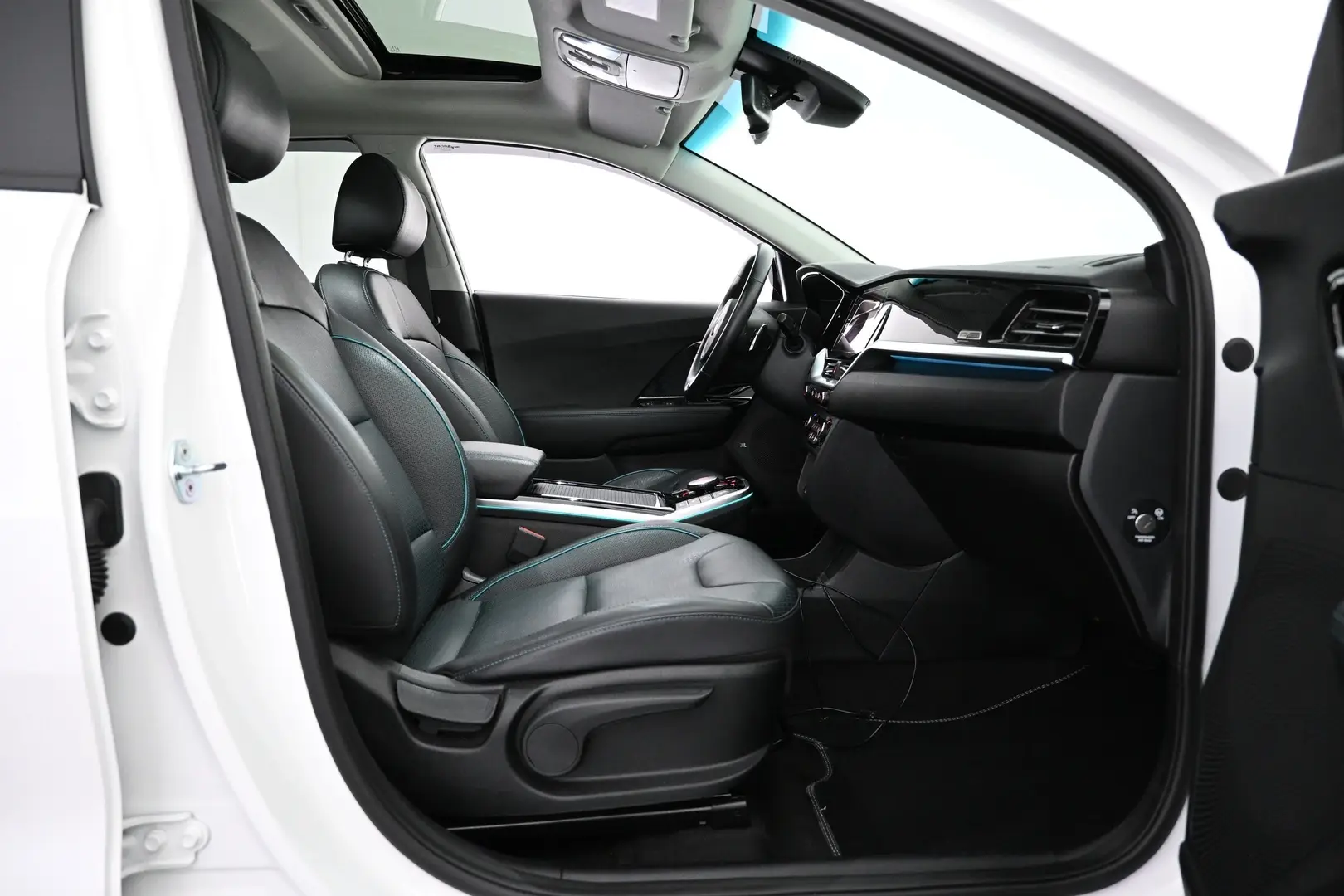 Car Image - G4OTj8Vm0Gp5cUnDqLHo1