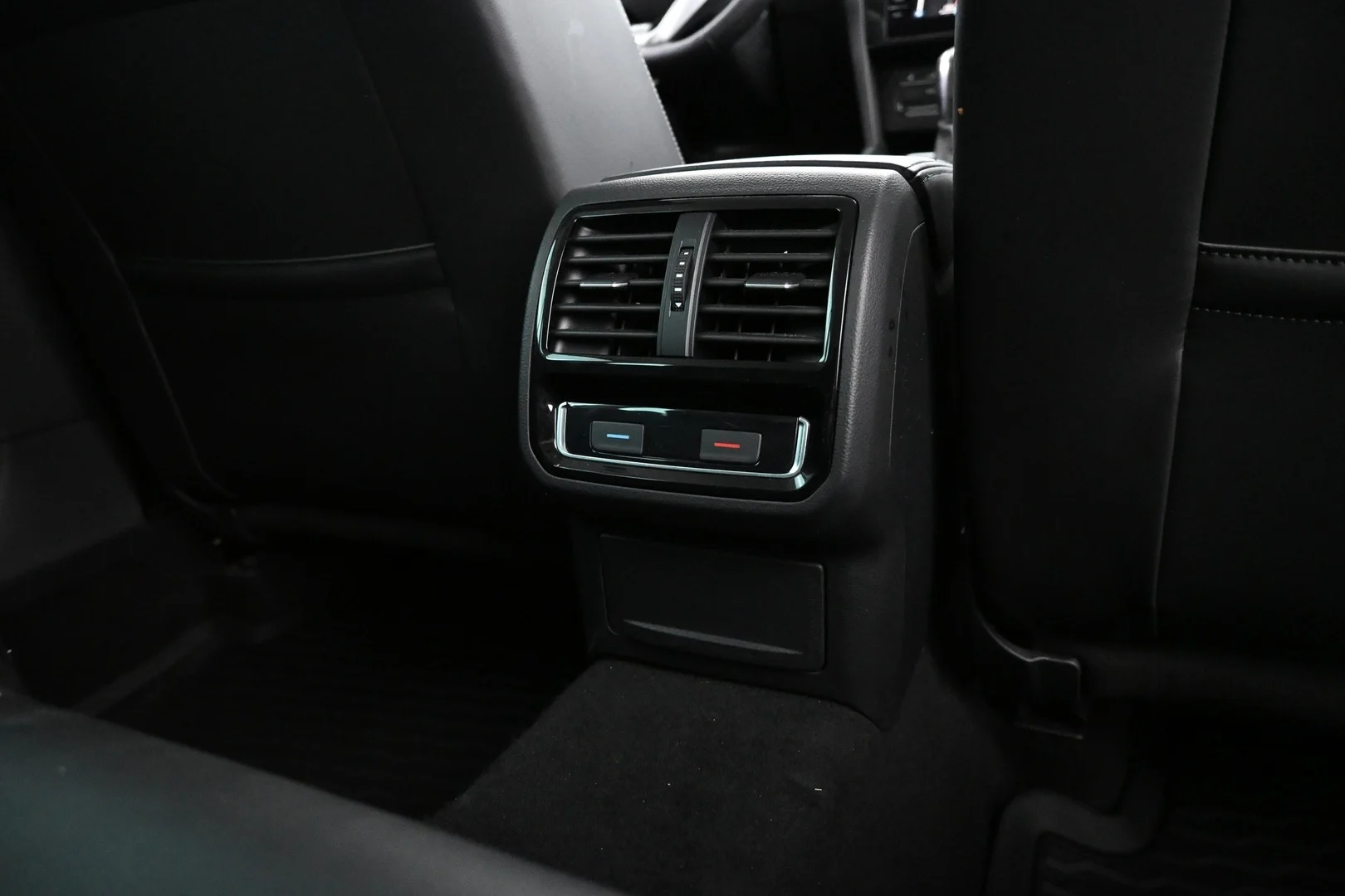 Car Image - 7MqXNPFf2eX9l6zhug2ow