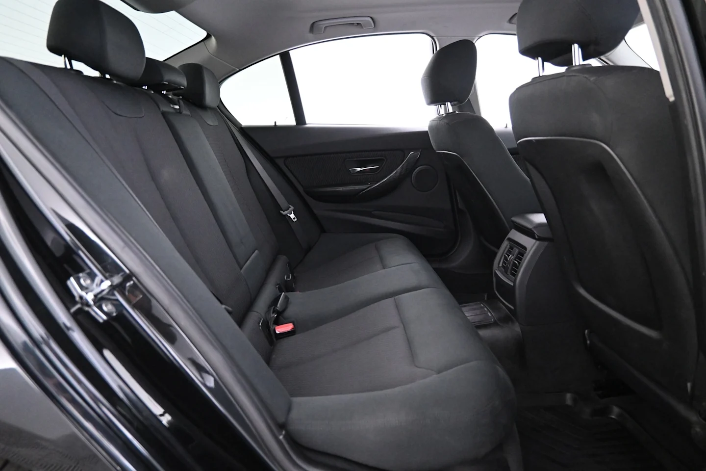 Car Image - xTTOVWgoigXYlx2ybWEaB