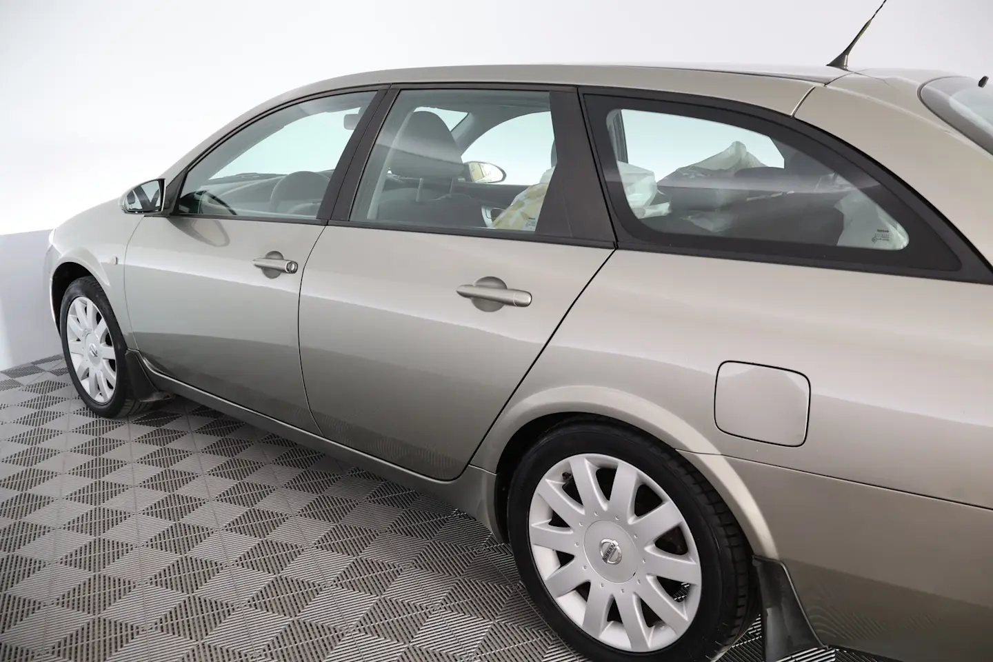 Car Image - mLi8uYu2TgxfeMJyHojNW