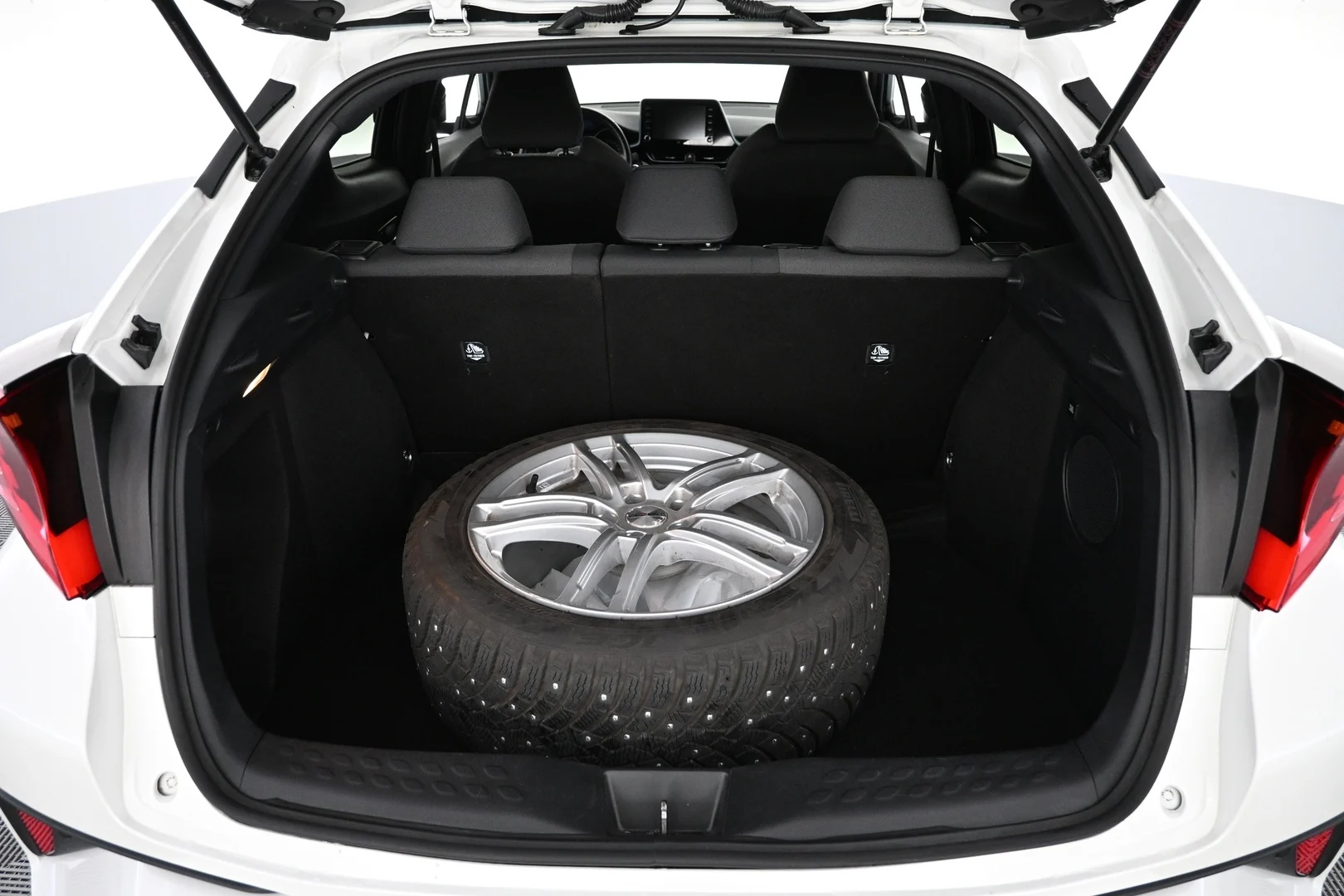 Car Image - 5mi2SYrt1E8dxJXNhV0iLN