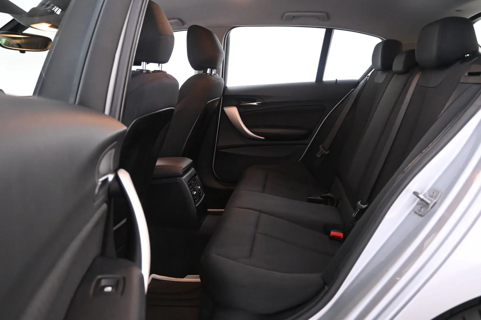 Car Image - 1N43tB7OIDQbtbX0cmvmGb