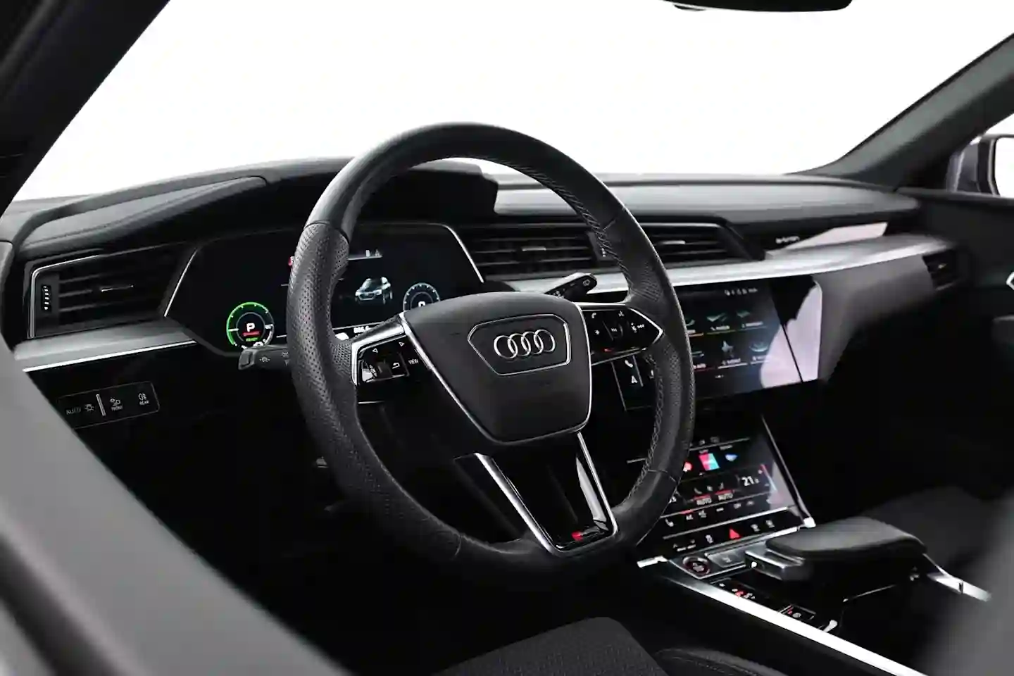 Car Image - G7NRYgIgJqqBdutQO3psc