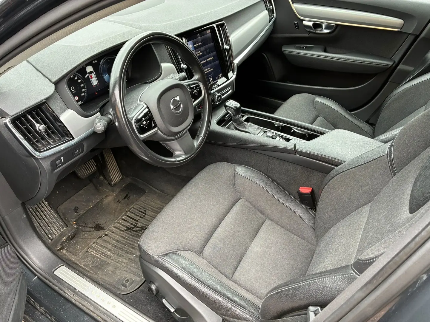 Car Image - 4SzcsBCrznhiW5eJWikTmO