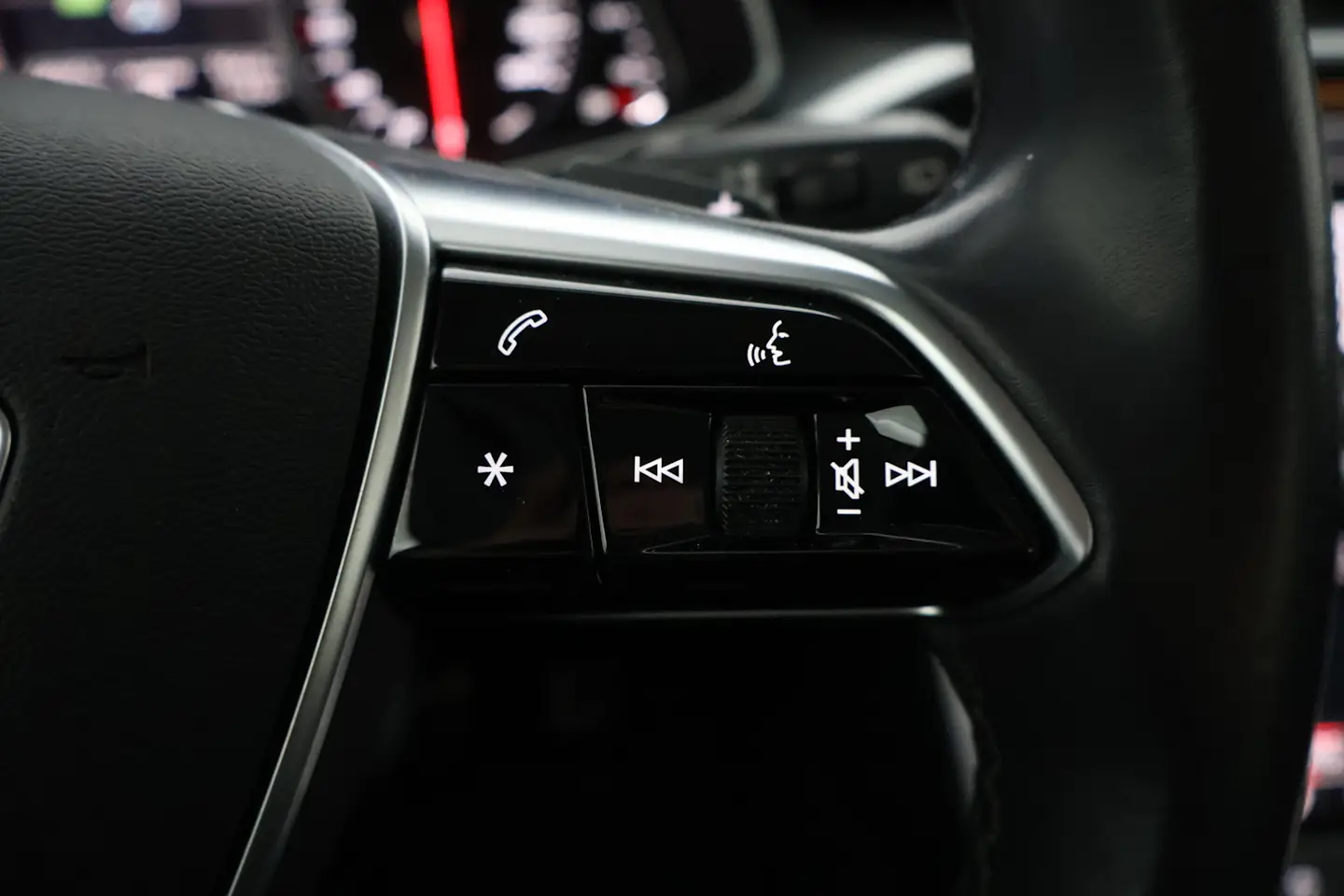 Car Image - 4uBn41JUZuhwcipXenCCeL