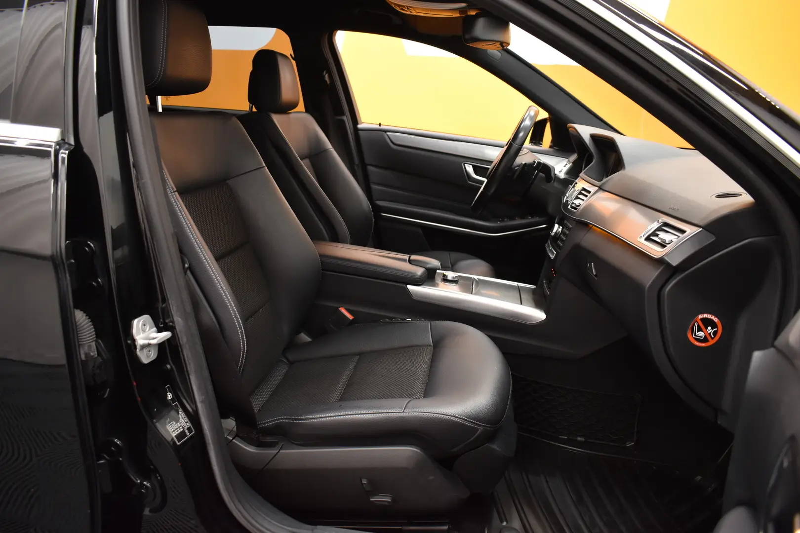 Car Image - 5elYf80JxuBhuMjtxi5uoS