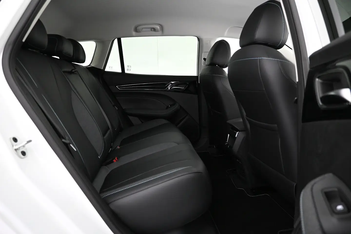 Car Image - 1fAHa7VBFaoojGRQjhBs7E