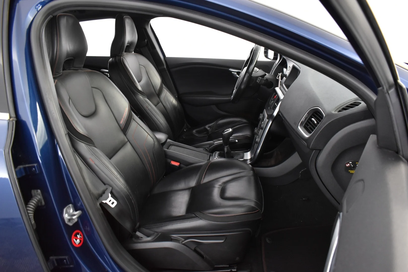 Car Image - 74Agym7sfezqJhBy9GjRGw