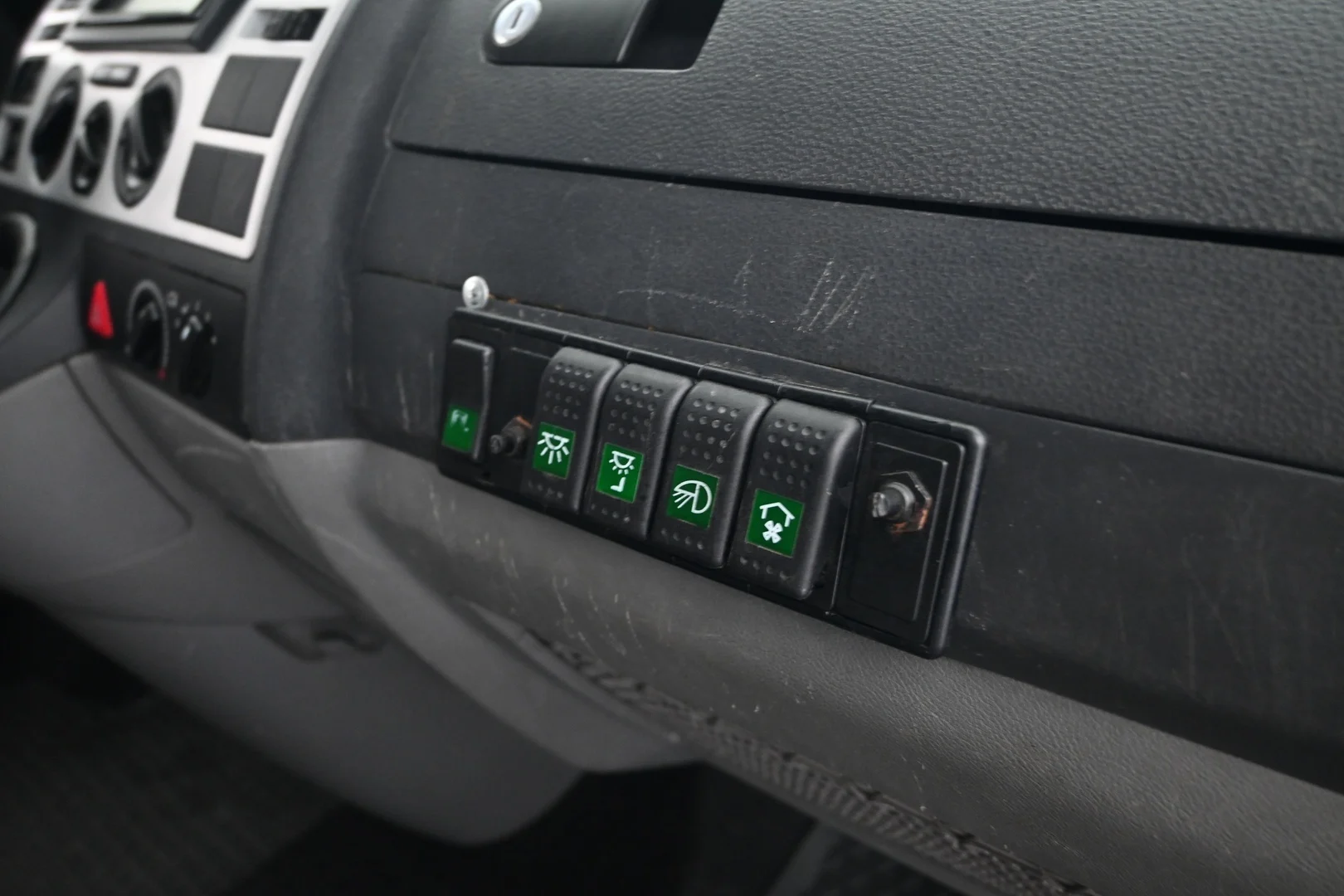 Car Image - 6P2ORH58YCqqdUK6oet6mA