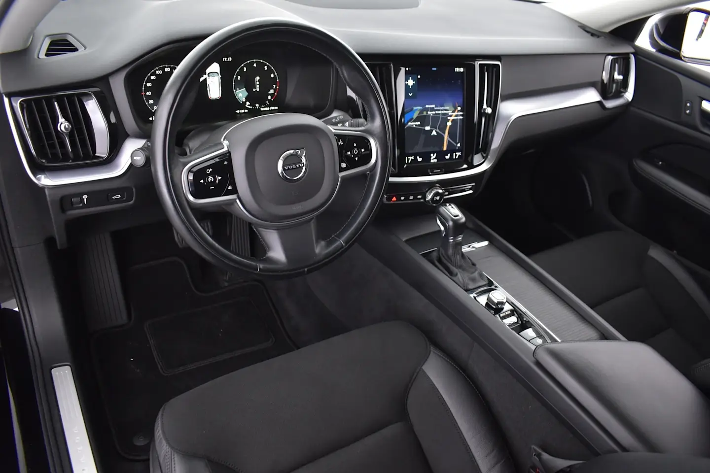 Car Image - 7ytM2rzBNuD17Ap5kUznHC