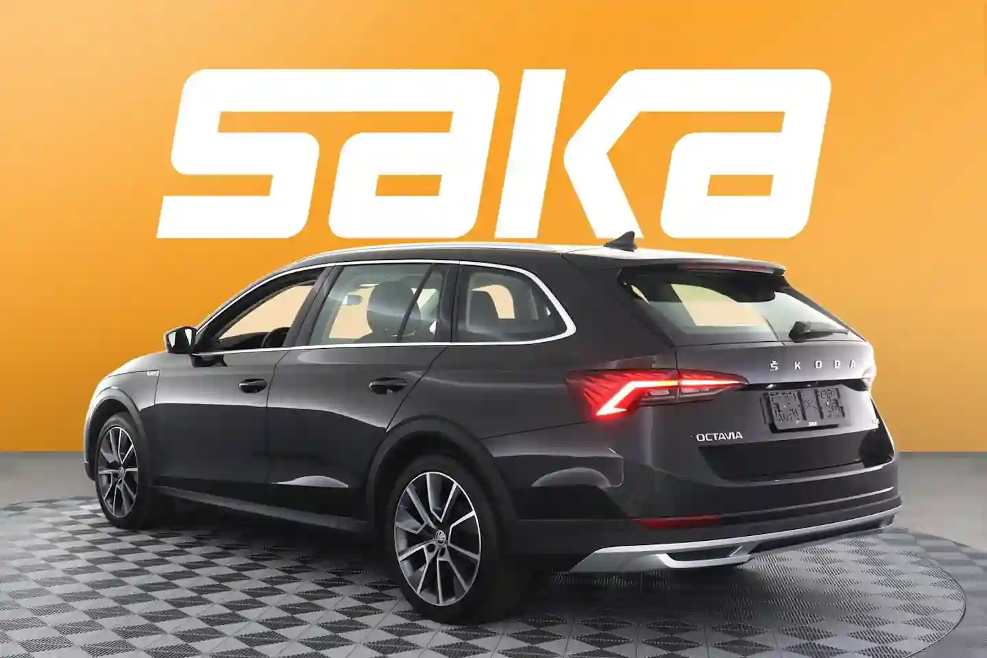 Car Image - 2hOzY5et5VgFlV8DfZG6vr
