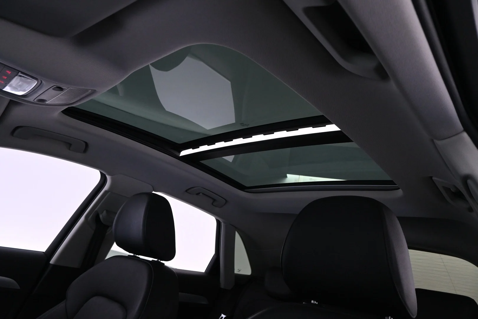 Car Image - 3yJ7OGM5kH5DaV2mzsMJQo