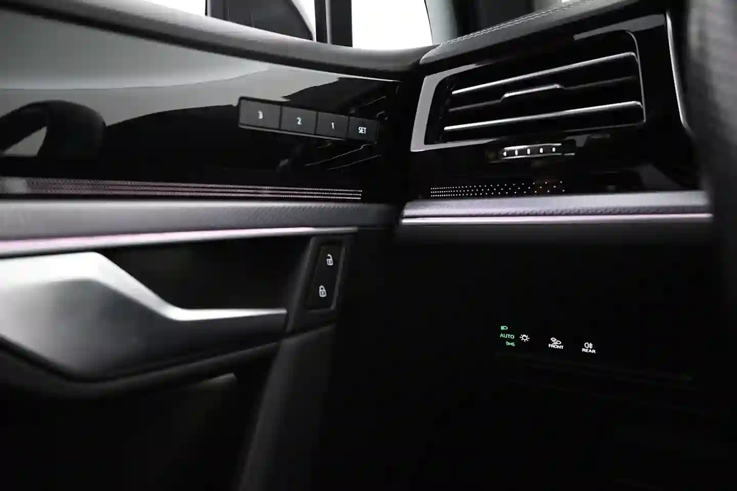 Car Image - 5fQCiFKV1f650lNUr7IQkg