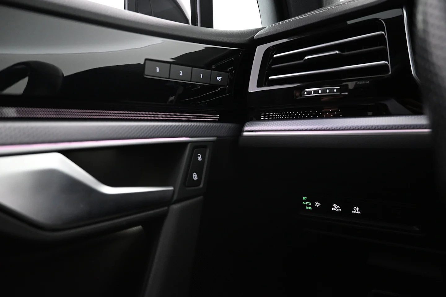Car Image - 5fQCiFKV1f650lNUr7IQkg
