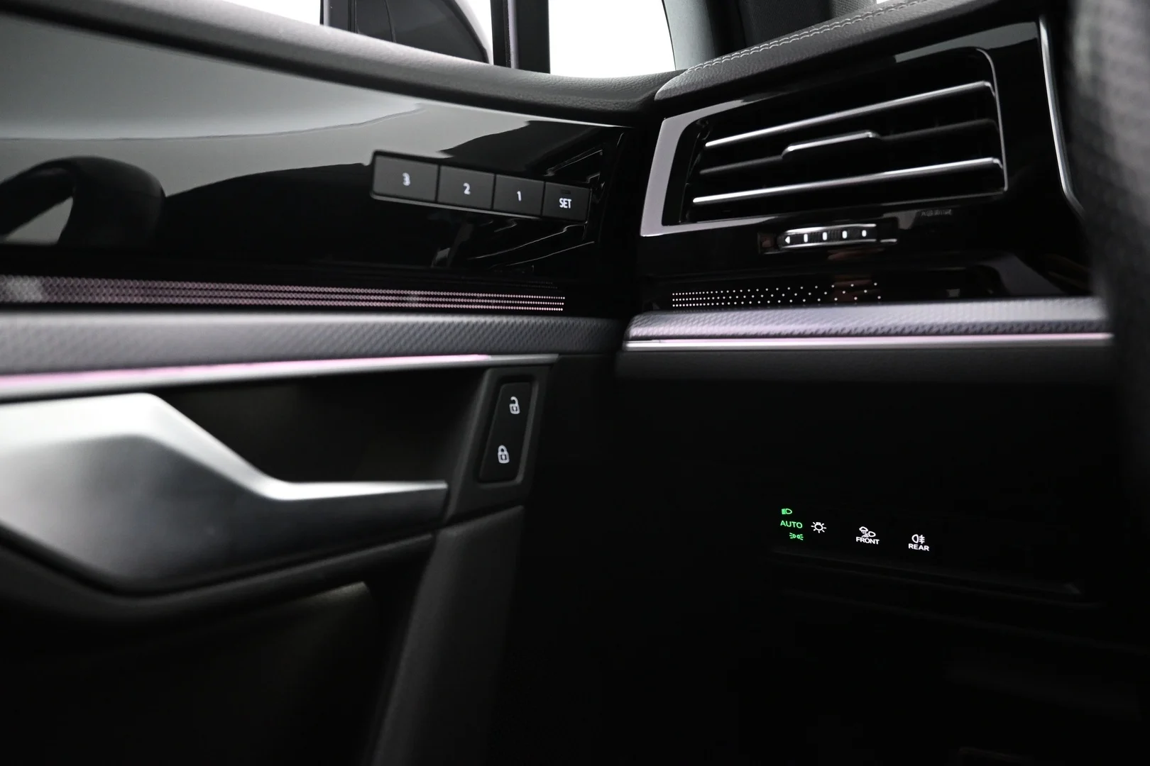 Car Image - 5fQCiFKV1f650lNUr7IQkg