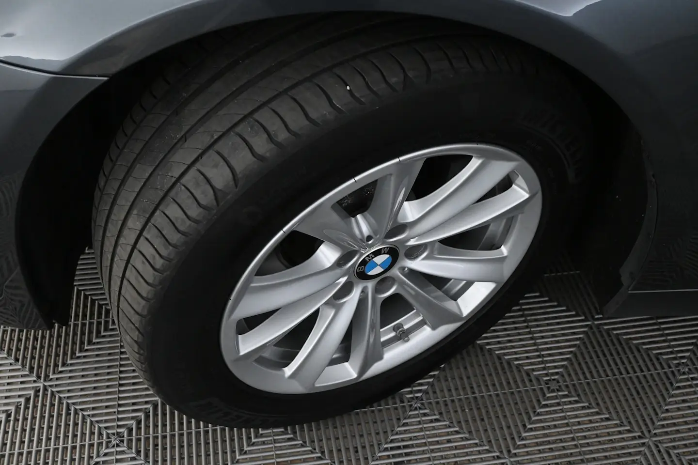 Car Image - 6wUFGOt0gds5QKw59FdHY
