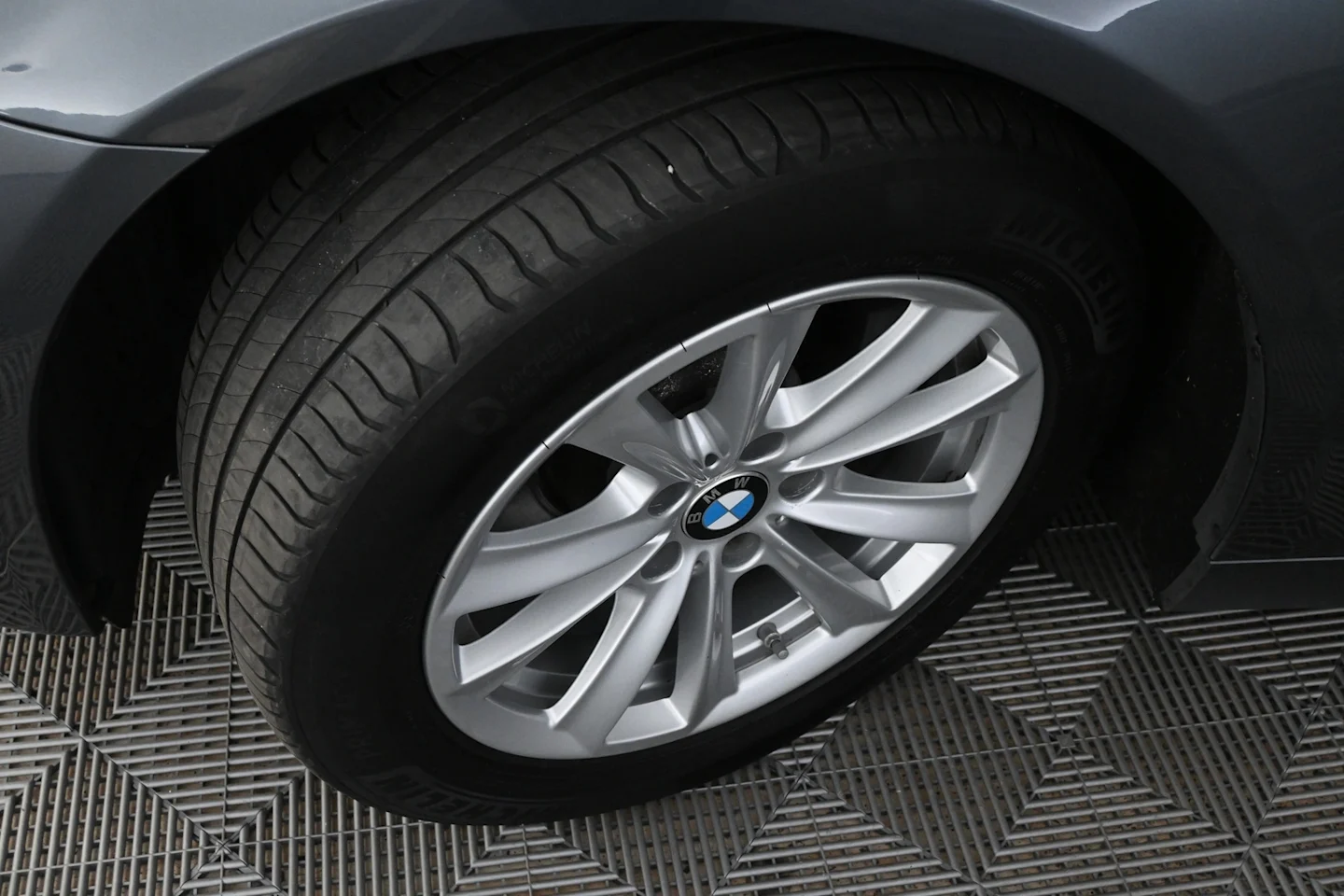 Car Image - 6wUFGOt0gds5QKw59FdHY