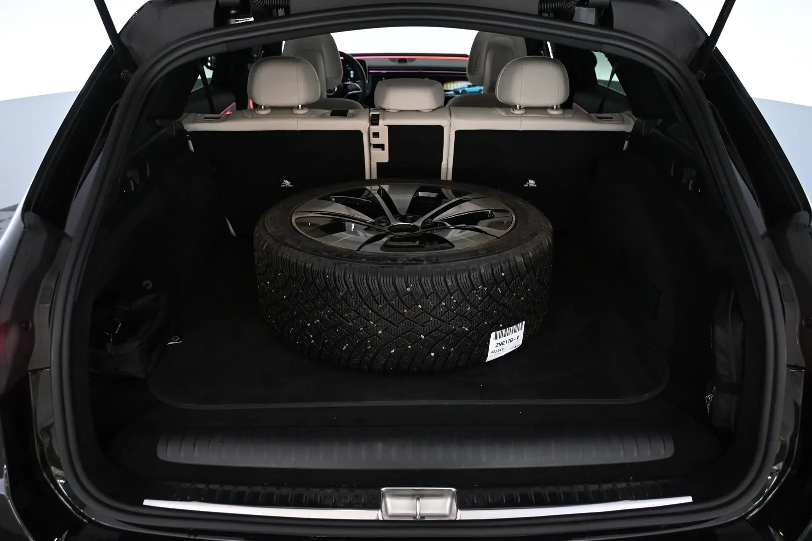 Car Image - 2ImFPf8tgl2CANfiQ9mrq3